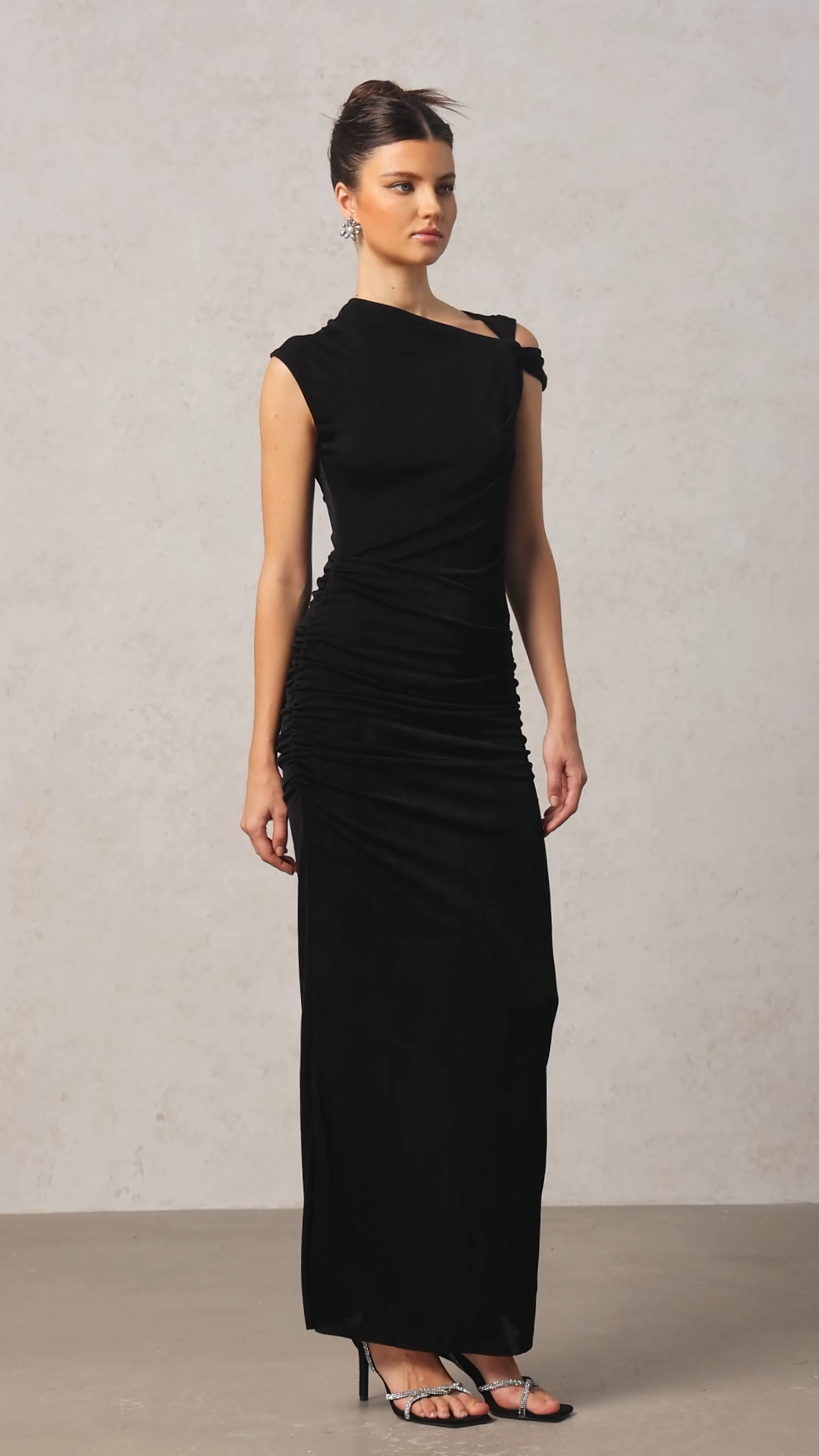 Jikisy Sleeveless Folds Asymmetric Black Maxi Dress