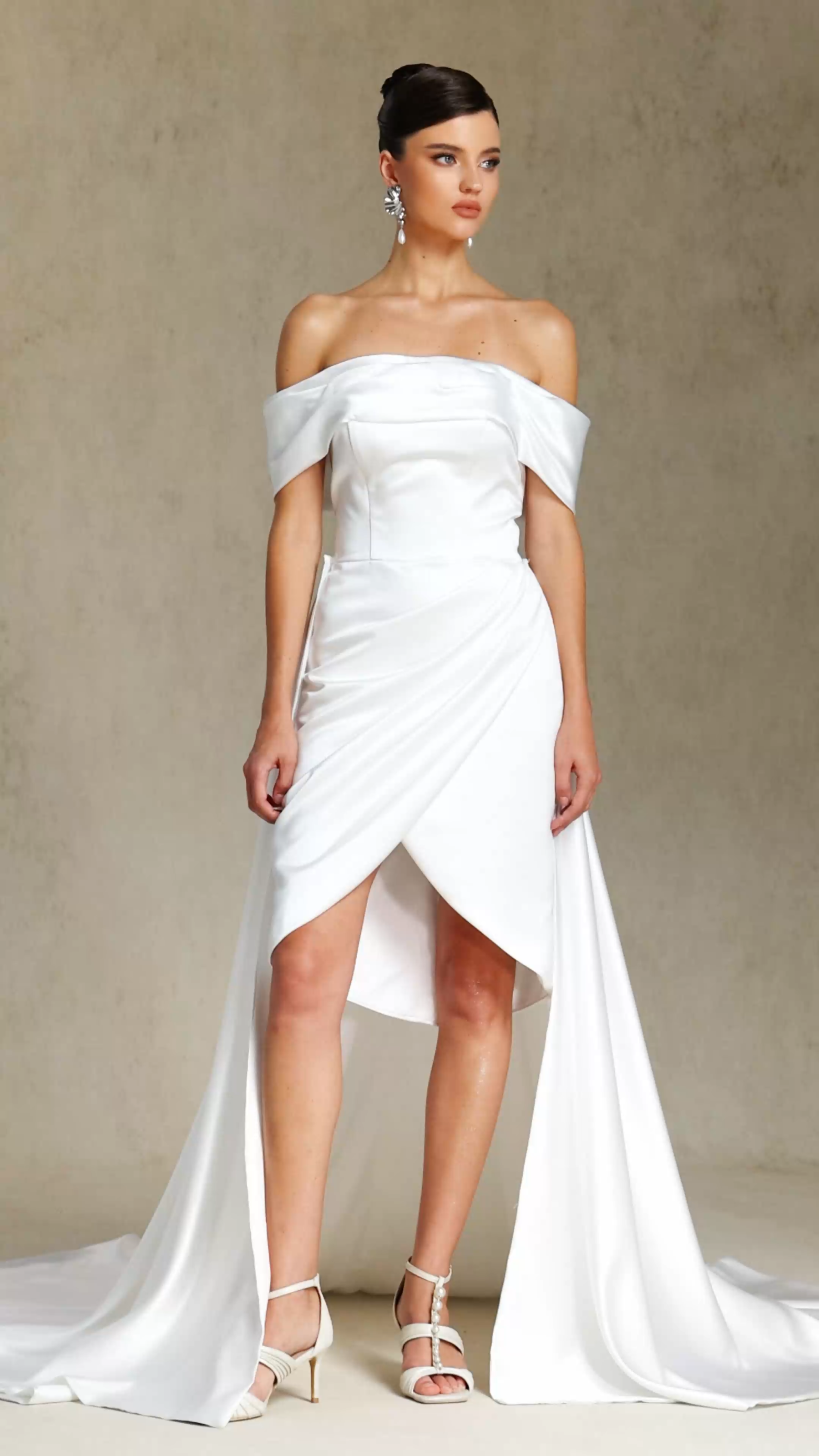 Marris One-shoulder detachable maxi wedding dress