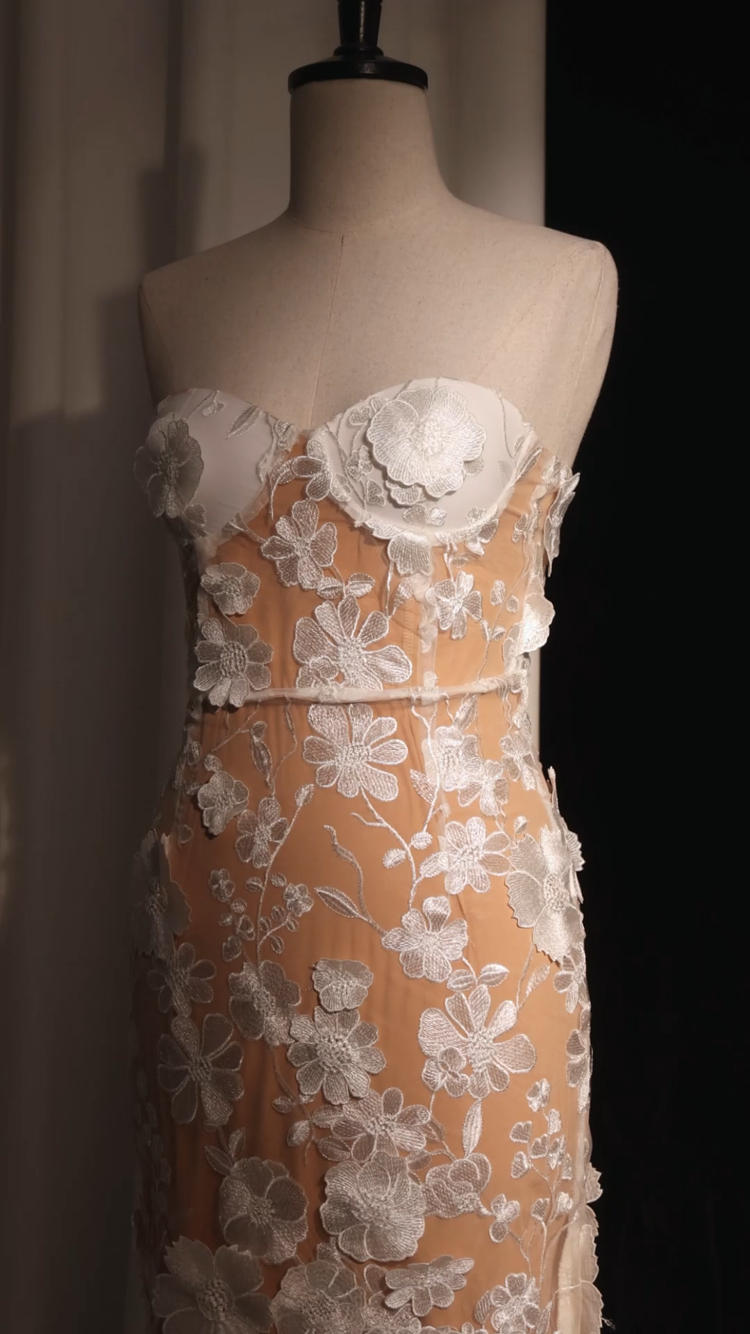 Oval Lace Tube Midi Dress