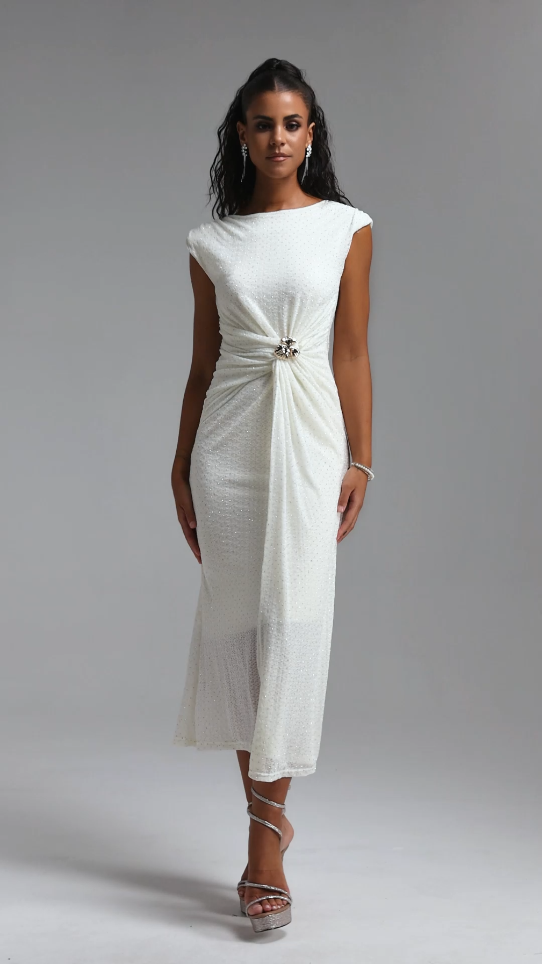 Hzere Elegant Contour Sleeveless Pleated Metal Decor Lace Apricot Maxi Dress