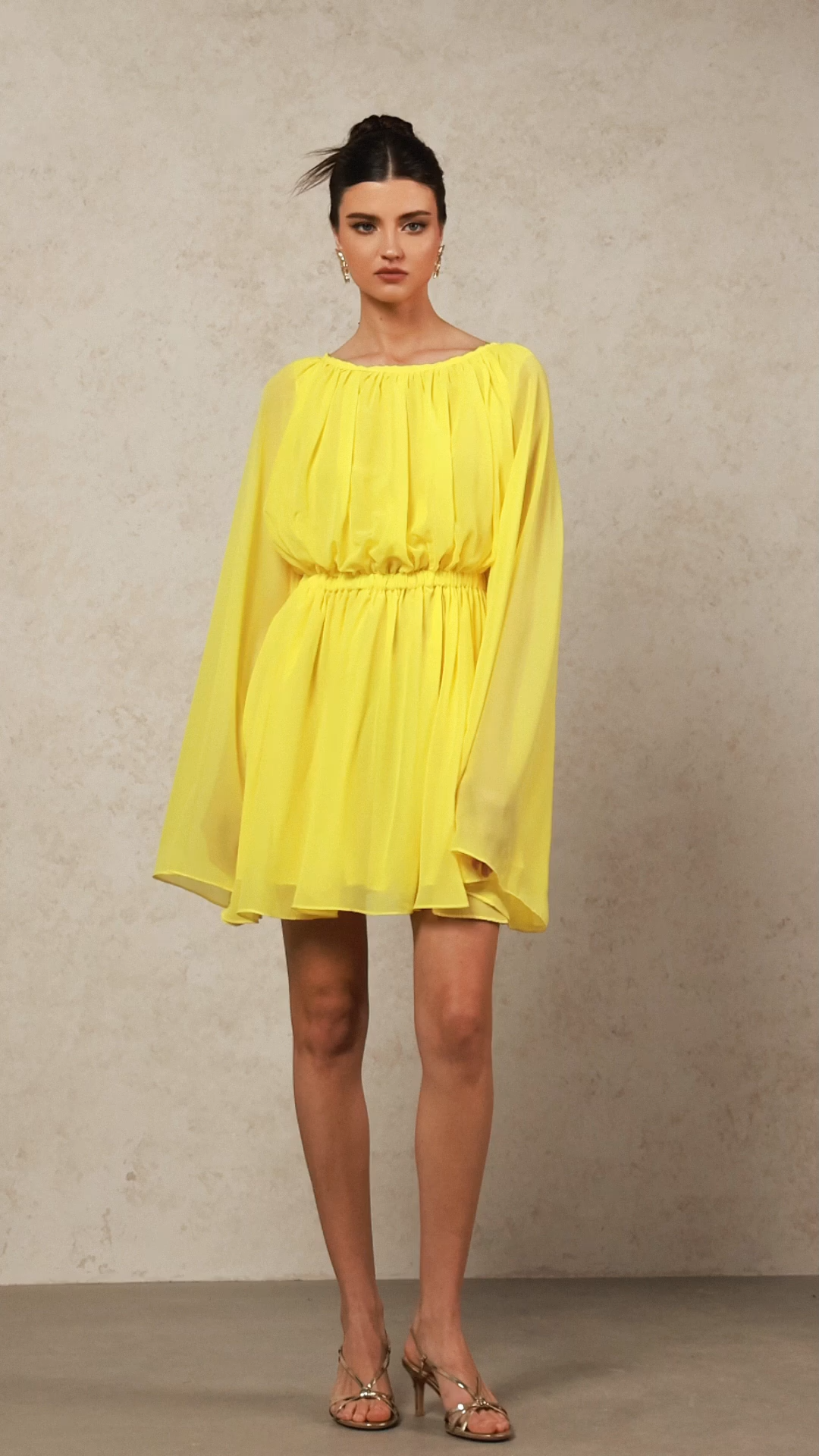 Iomo Round Neck Long Sleeves Mini Dress