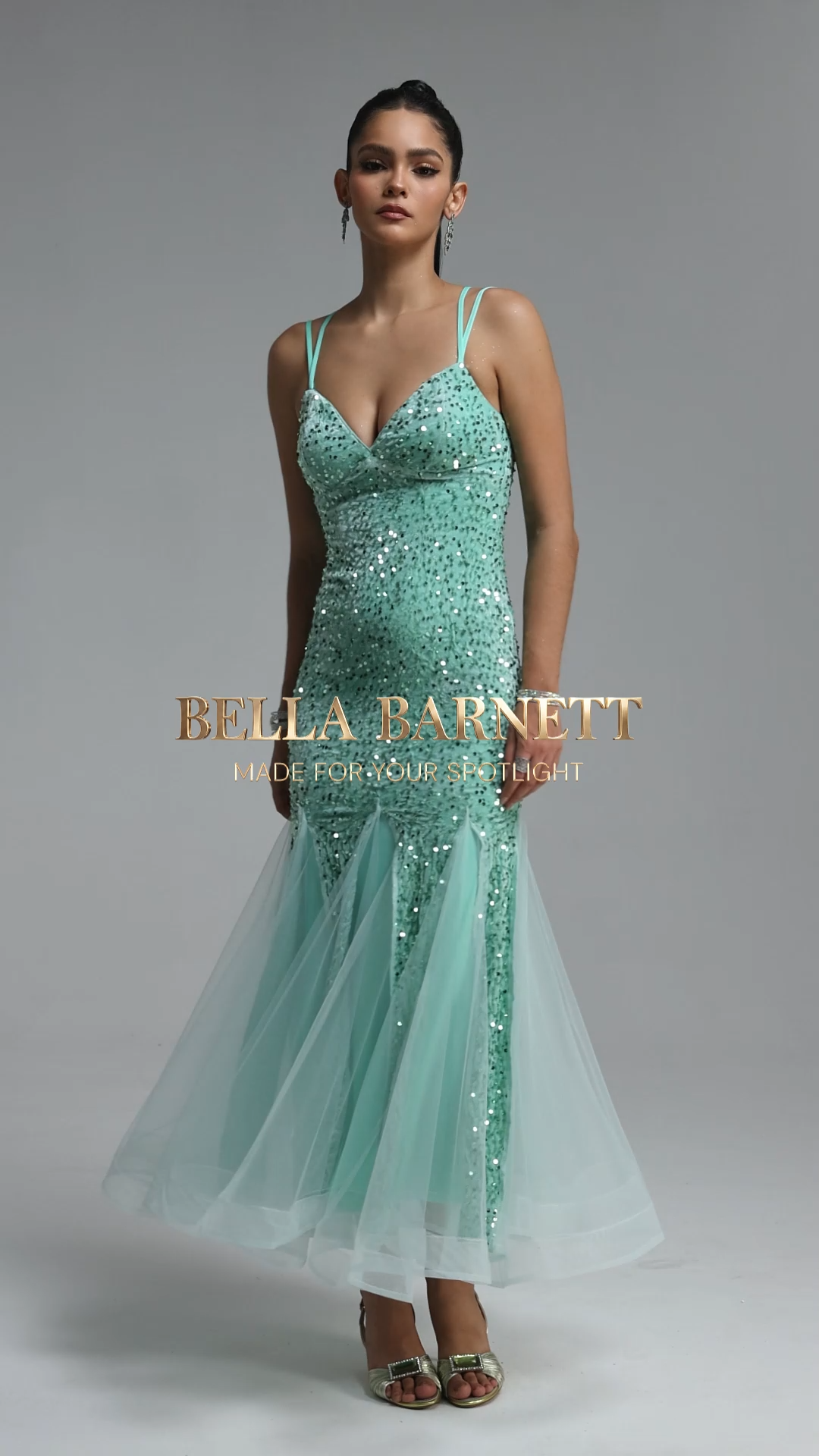 Vivian Romantic Contour V Neck Sequin Green Maxi Dress