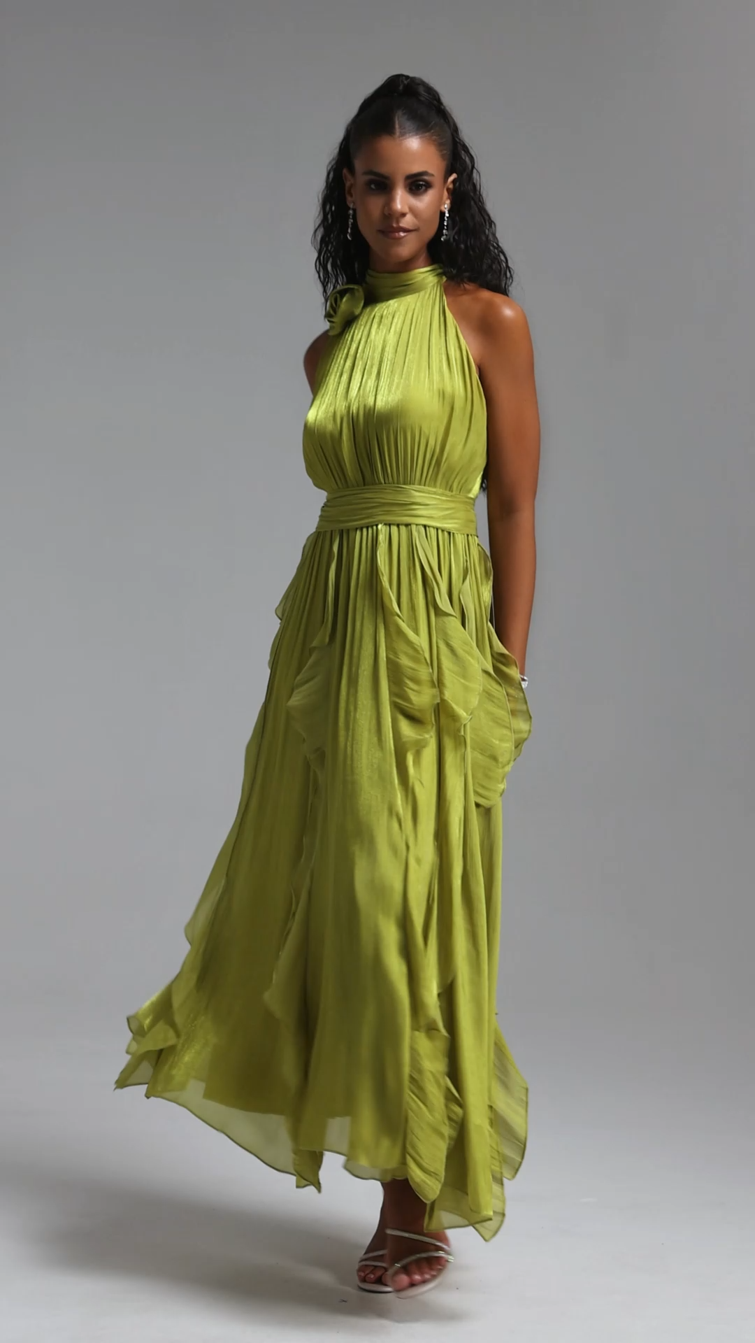 Uano Elegant Halter Rosette Tie Waist Ruffled Maxi Dress