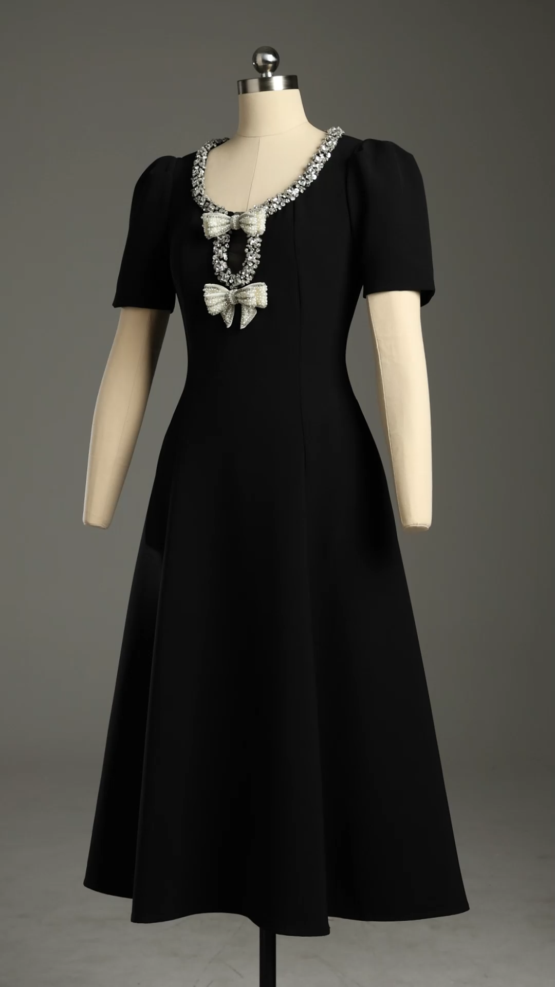 Hedit Elegant Tailored Round Neck Short Sleeve Woven Maxi Dress