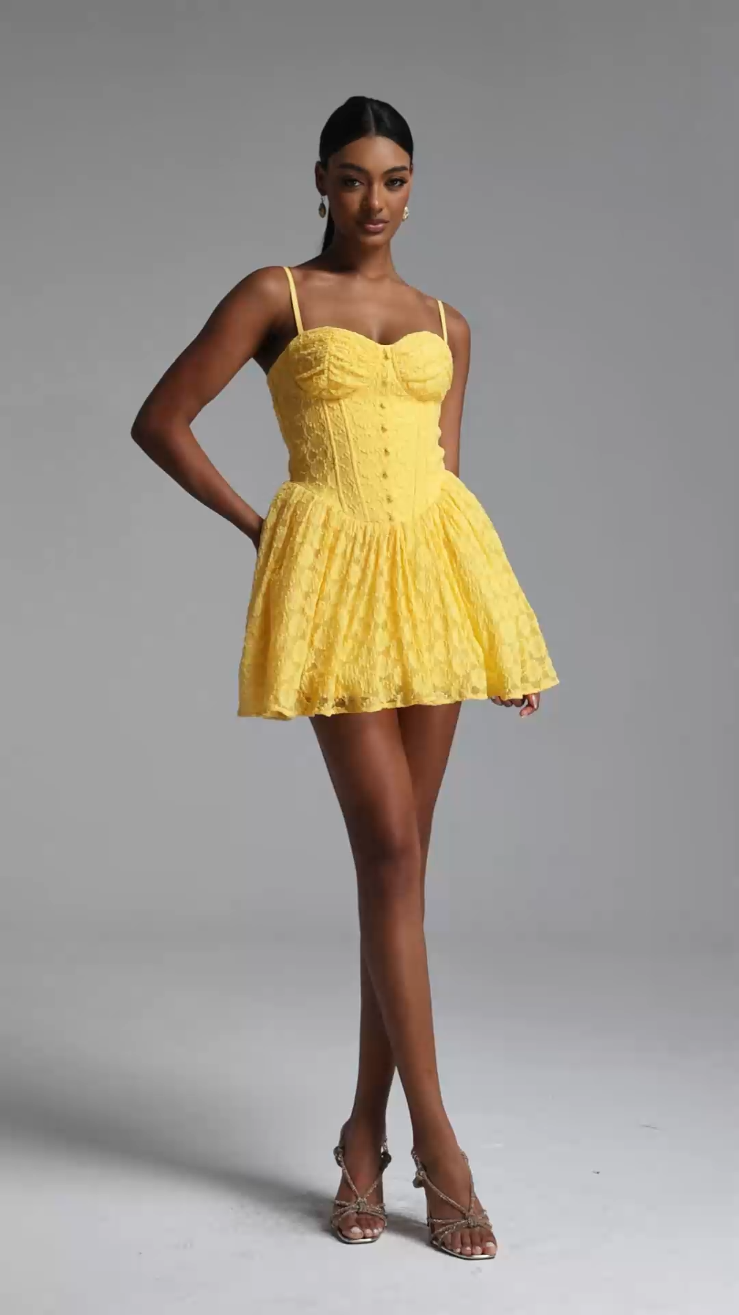 Leha Classic Tailored Sleeveless Buttoned Lace Mini Dress