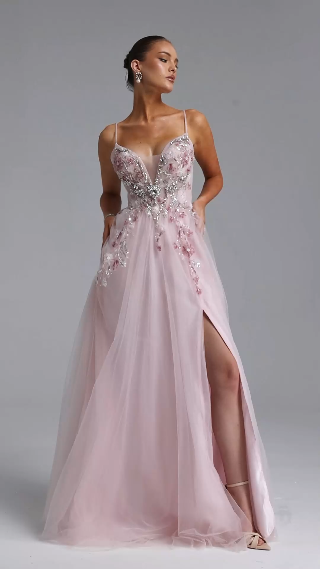 aSissel Romantic Flowy Floral Applique Tulle Maxi Dress