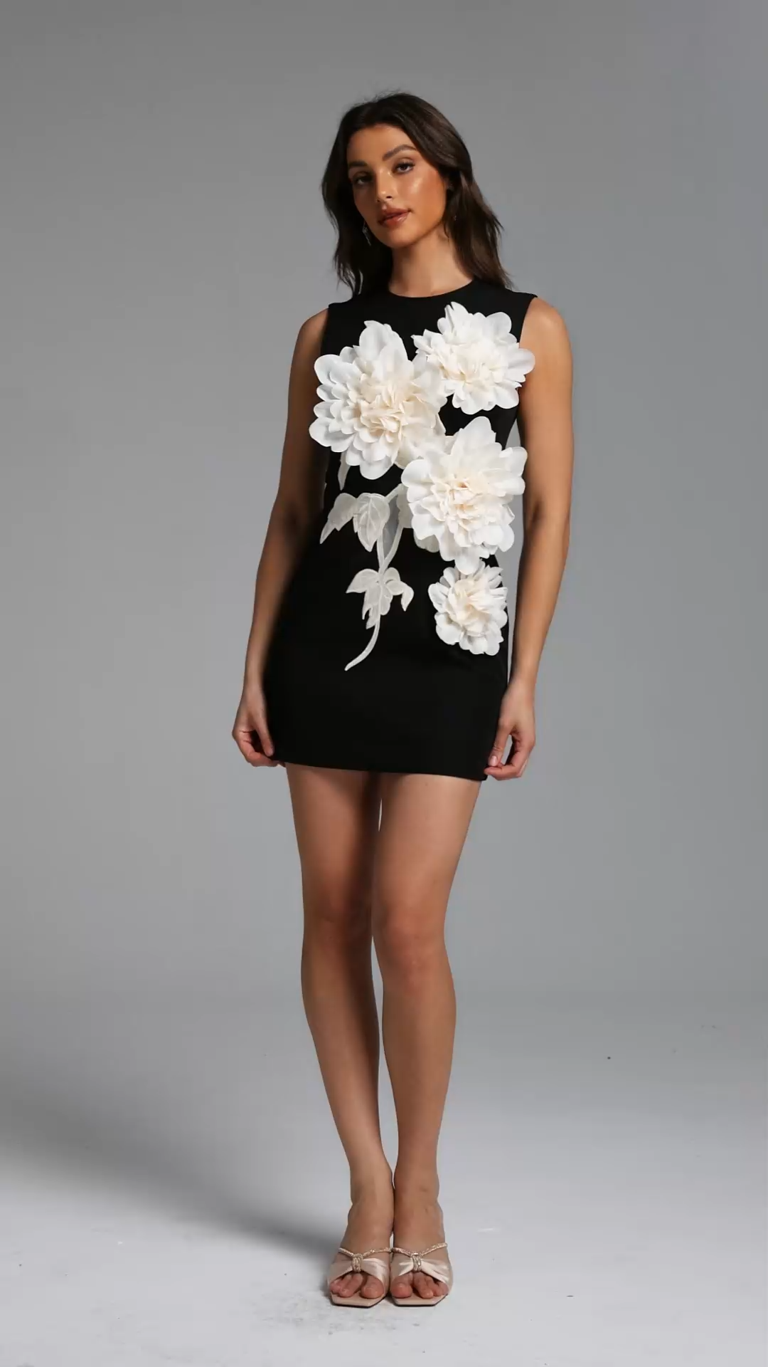 Hzere Elegant Tailored Sleeveless Floral Embroidered Black Mini Dress