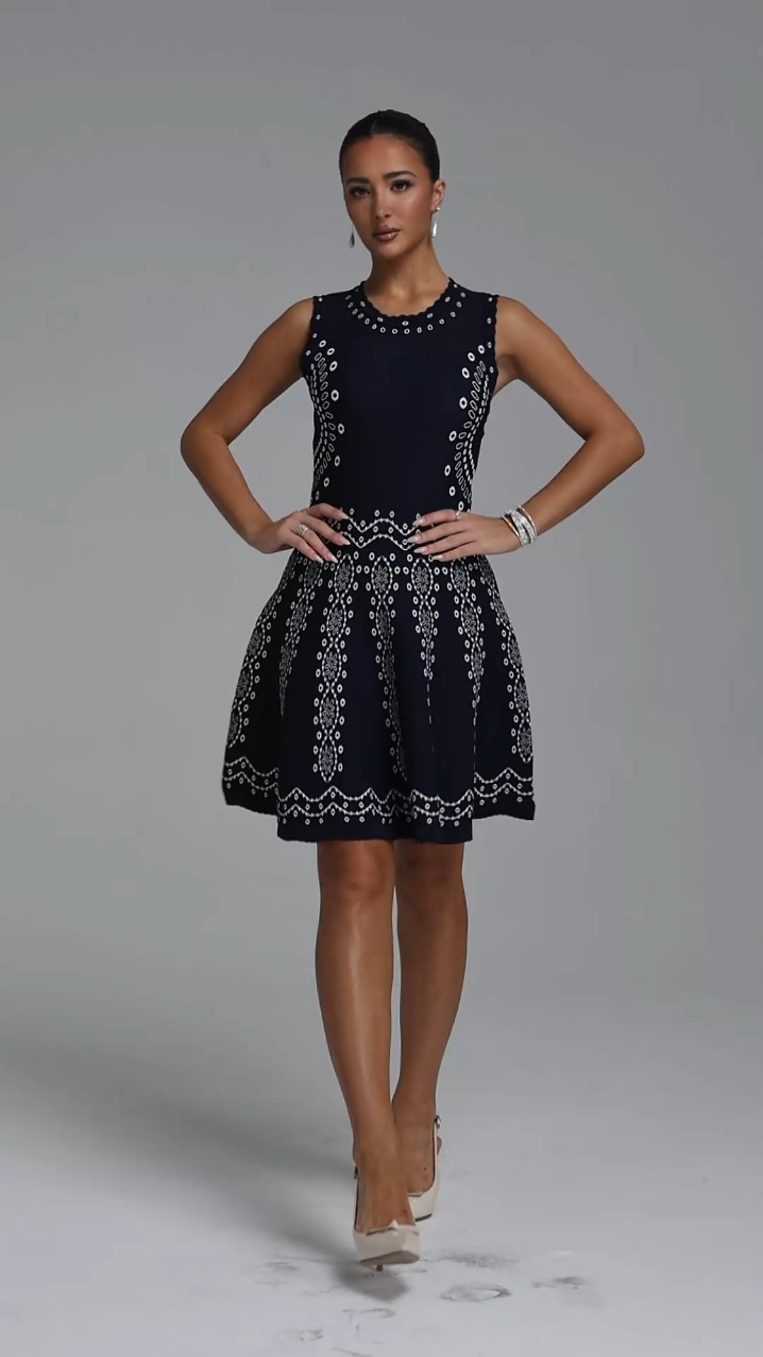 Sinai Elegant Cinched Round Neck Sleeveless Jacquard Knit Mini Dress