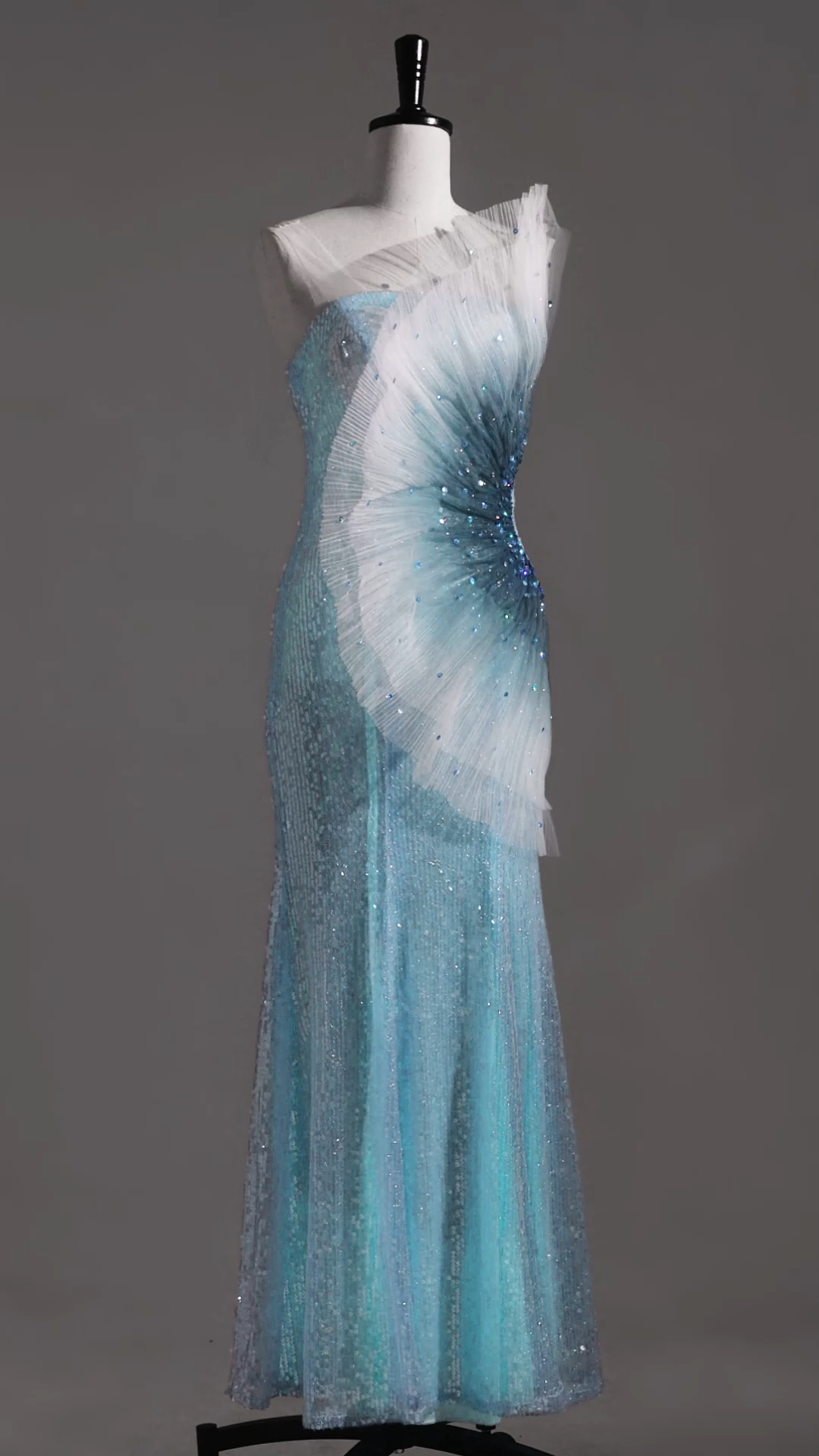 Kiwis Sleeveless Fish Tail Sequins Maxi Dress