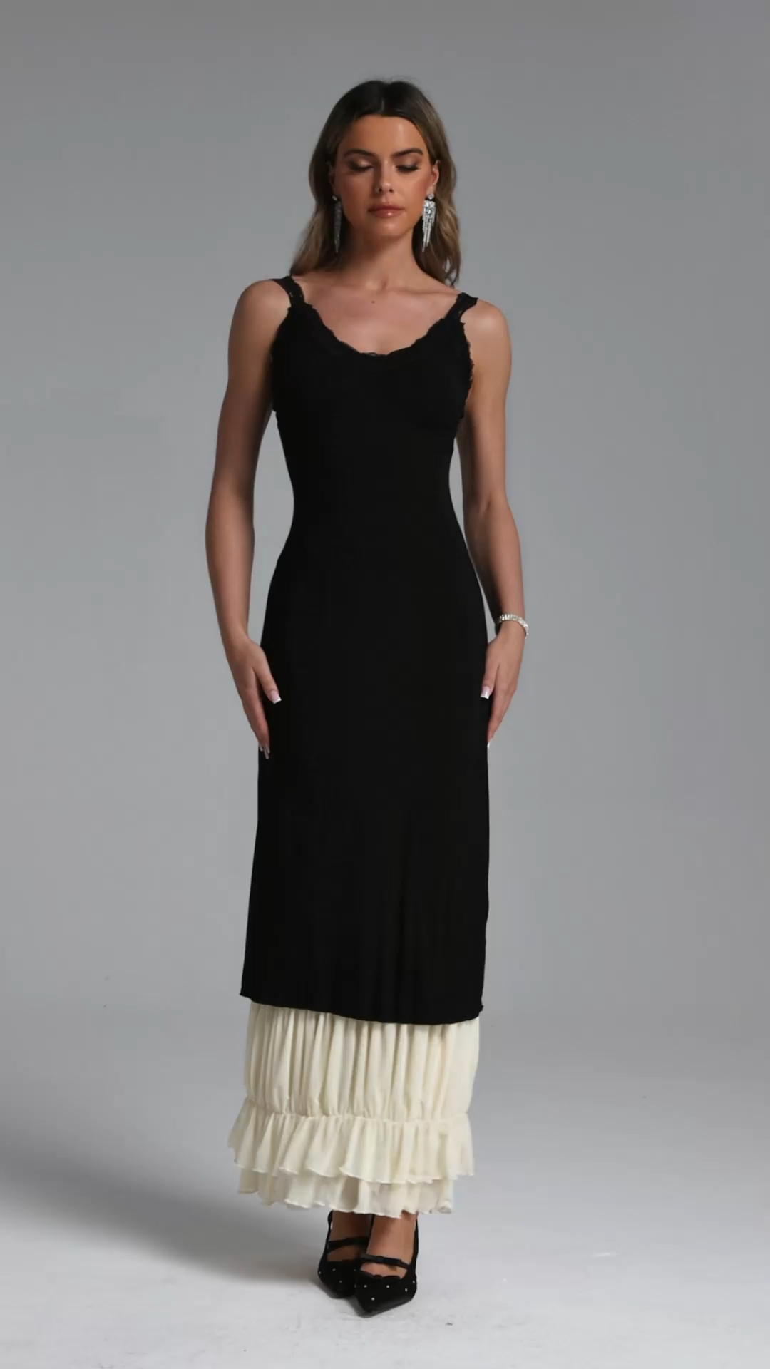 Elosie Classic Contour V Neck Contrast Lace Knit Maxi Dress