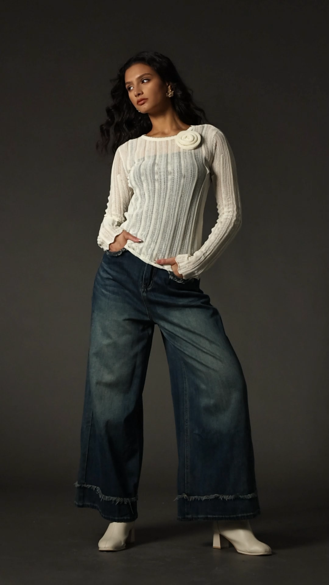 Ganaba Long Sleeves Flowers Top