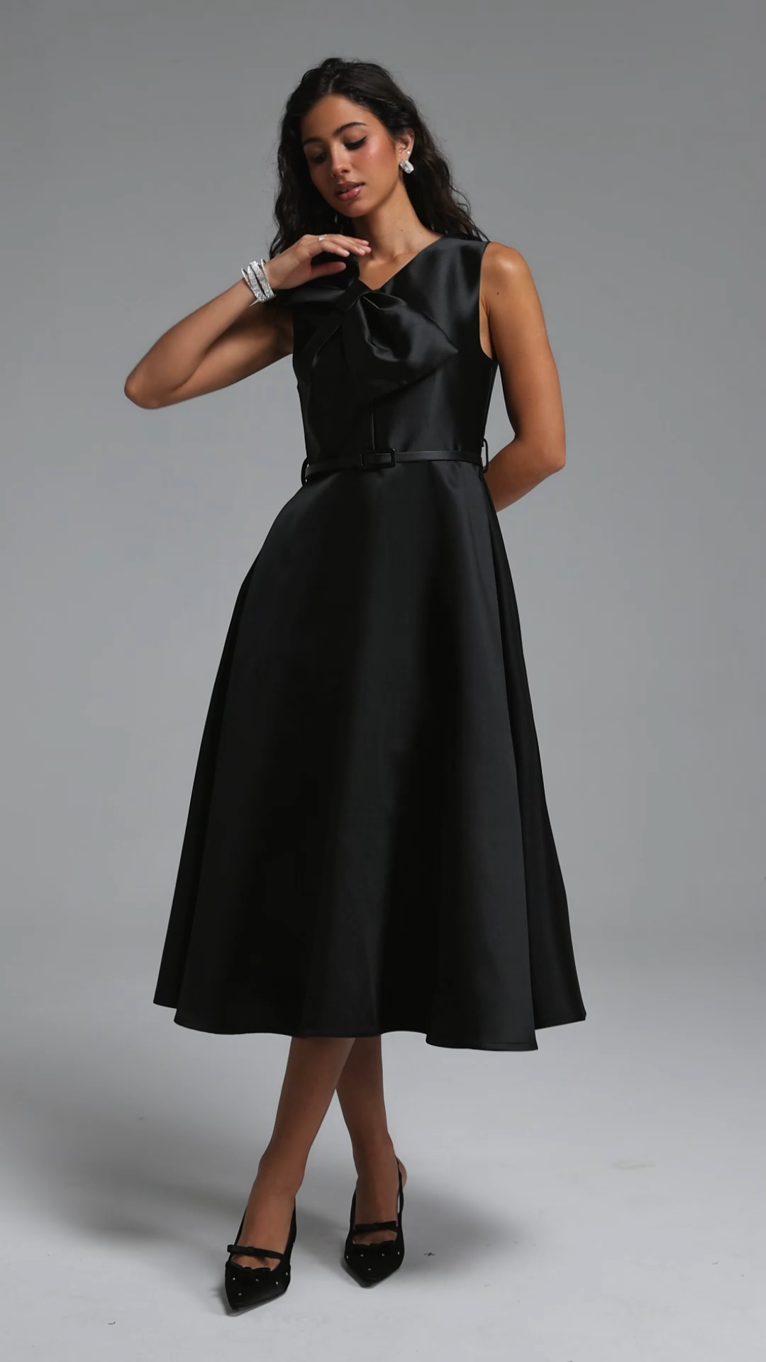 Fallon Elegant Tailored Sleeveless Bow Detailed Woven Black Maxi Dress