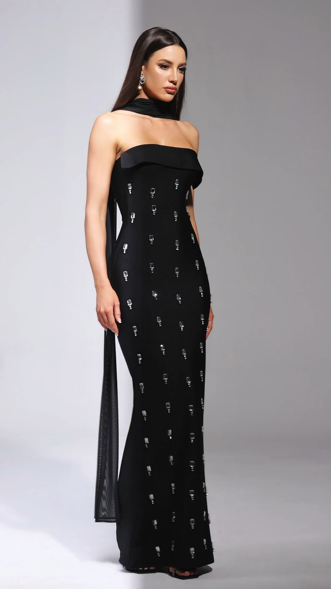 Nadja Sleeveless Diamond Bunting Bandage Maxi Dress