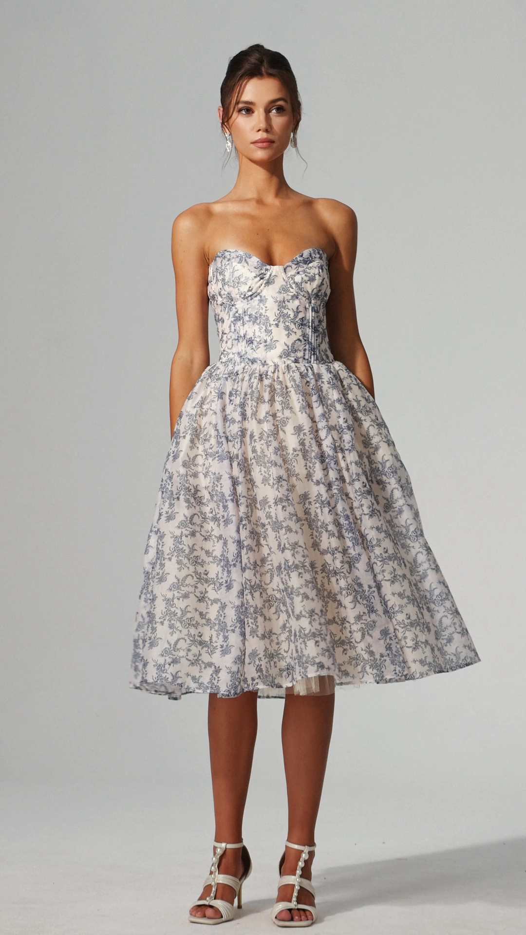 Trinaco Sleeveless Floral Printed Midi Dress