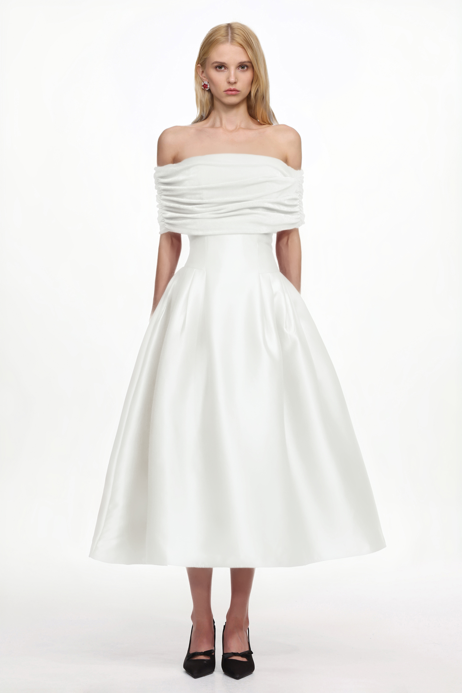 Lape Romantic Tailored Off Shoulder Ruched White Maxi Dress