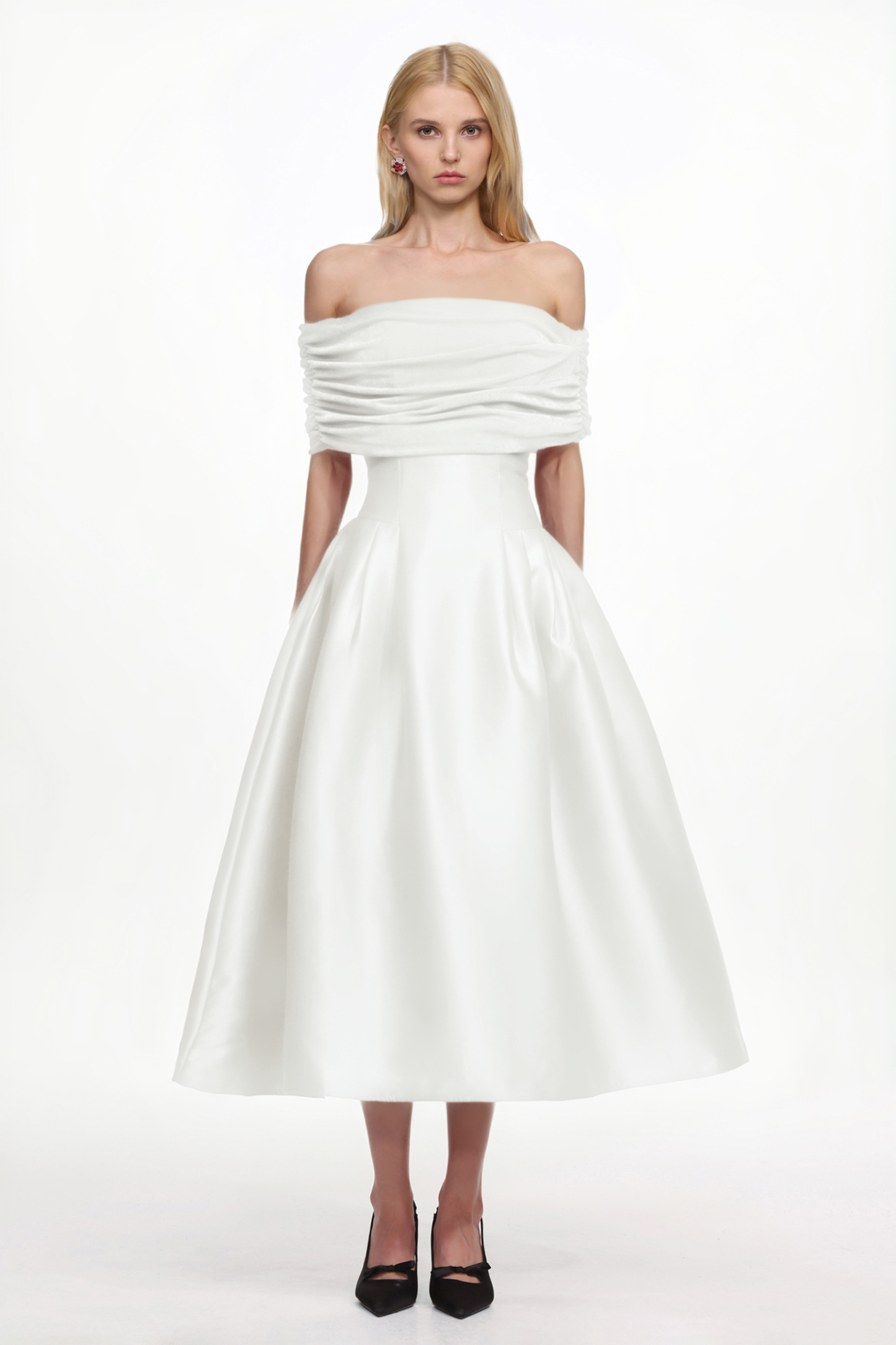 Lape Romantic Tailored Off Shoulder Ruched White Maxi Dress