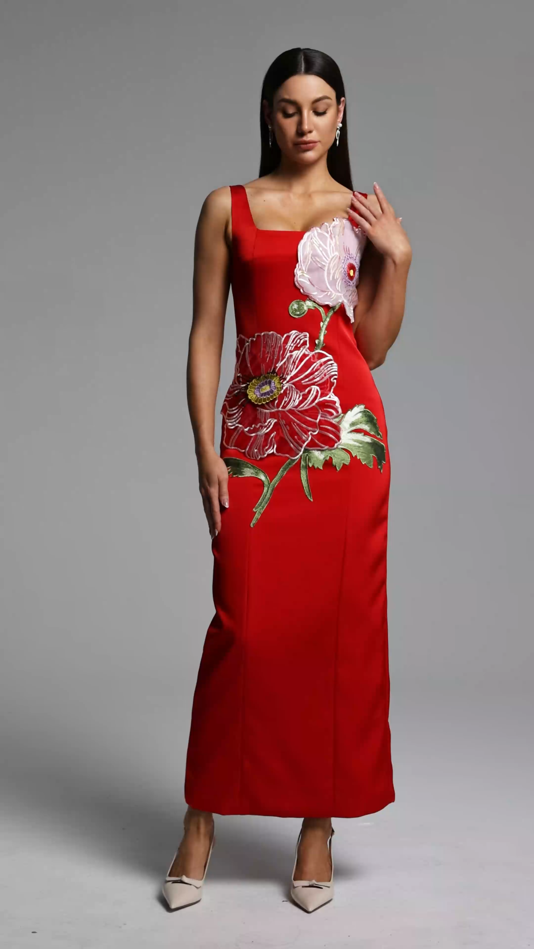 Mallen Romantic Contour Sleeveless Square Neck Floral Appique Red Maxi Dress