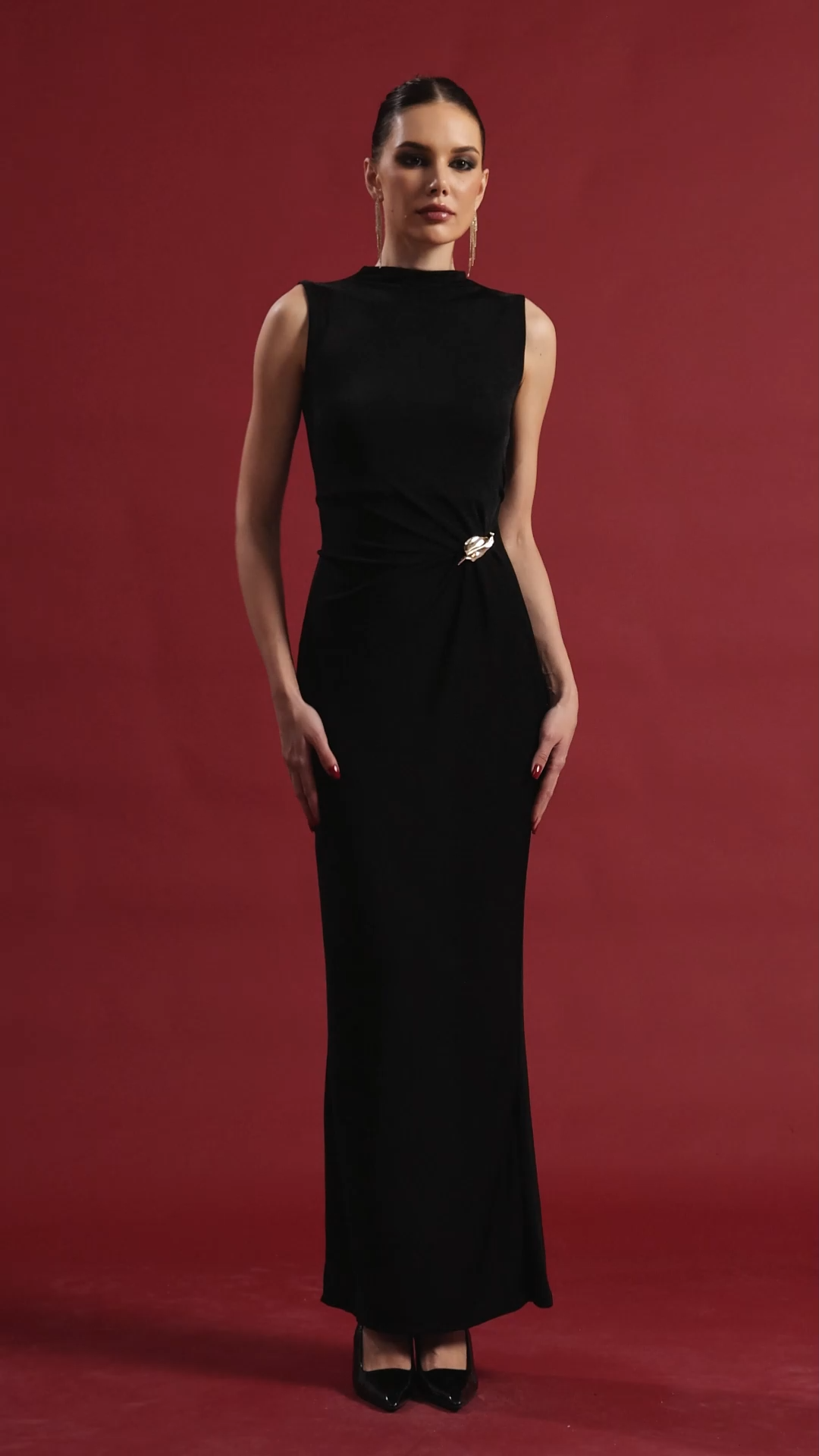 Kidia Elegant Contour Sleeveless Gathered Knit Black Maxi Dress