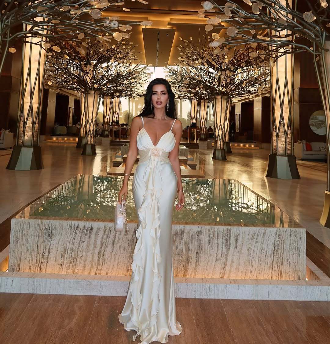 Yvonne Sleeveless V-Neck Flowers Flounce Maxi Dress