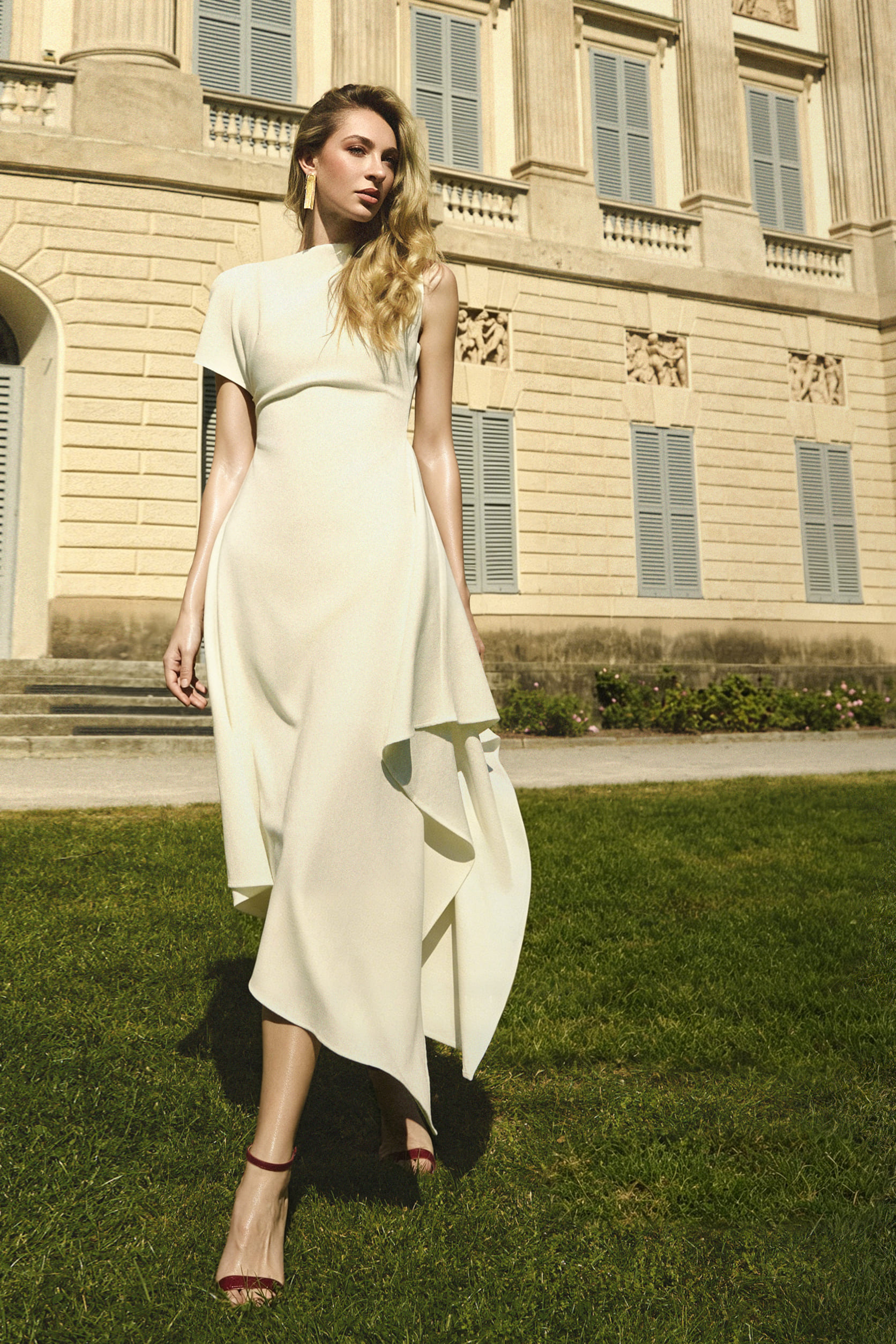 Weren Elegant Contour High Neck Asymmetric Maxi Dress