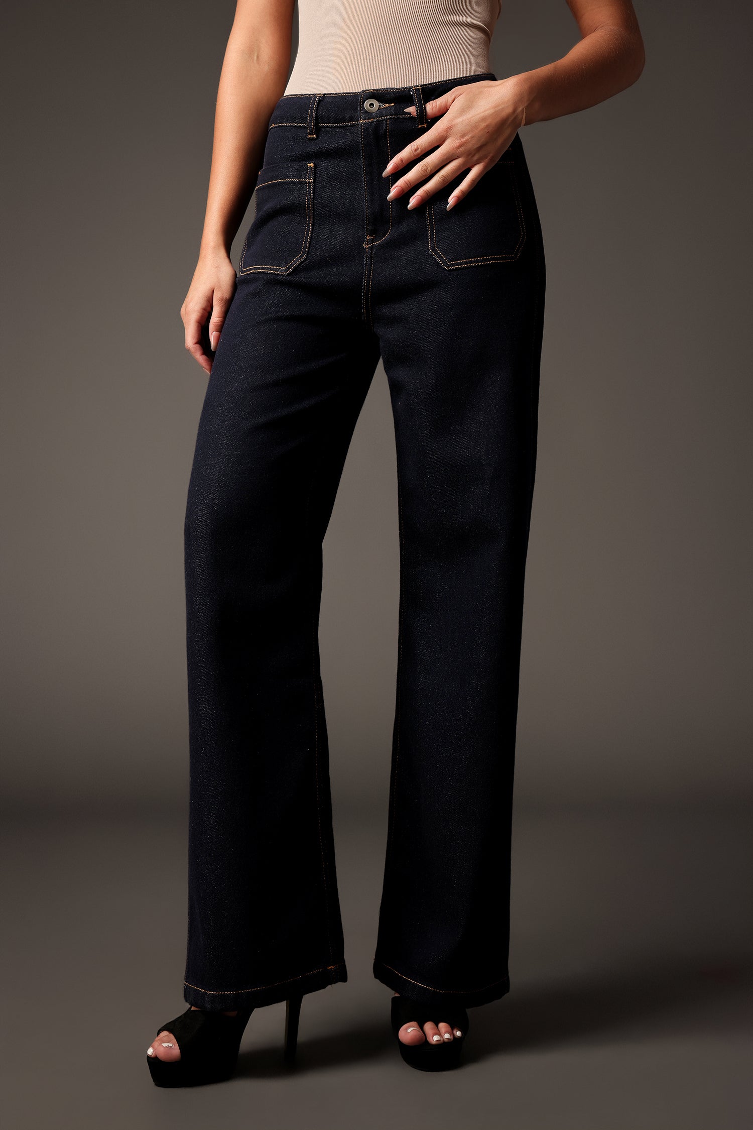 Logan Wide-Legs Jeans