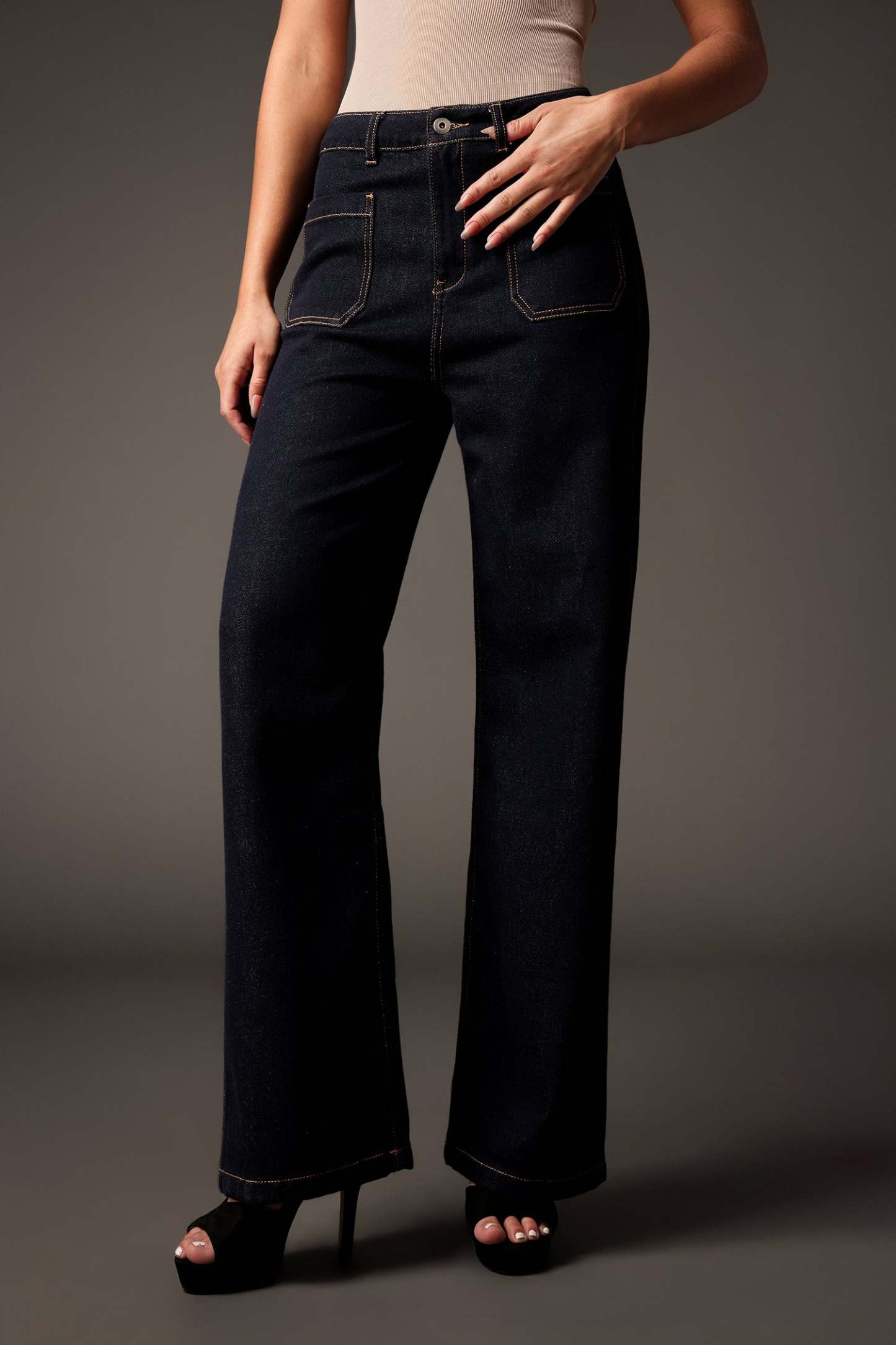 Logan Wide-Legs Jeans