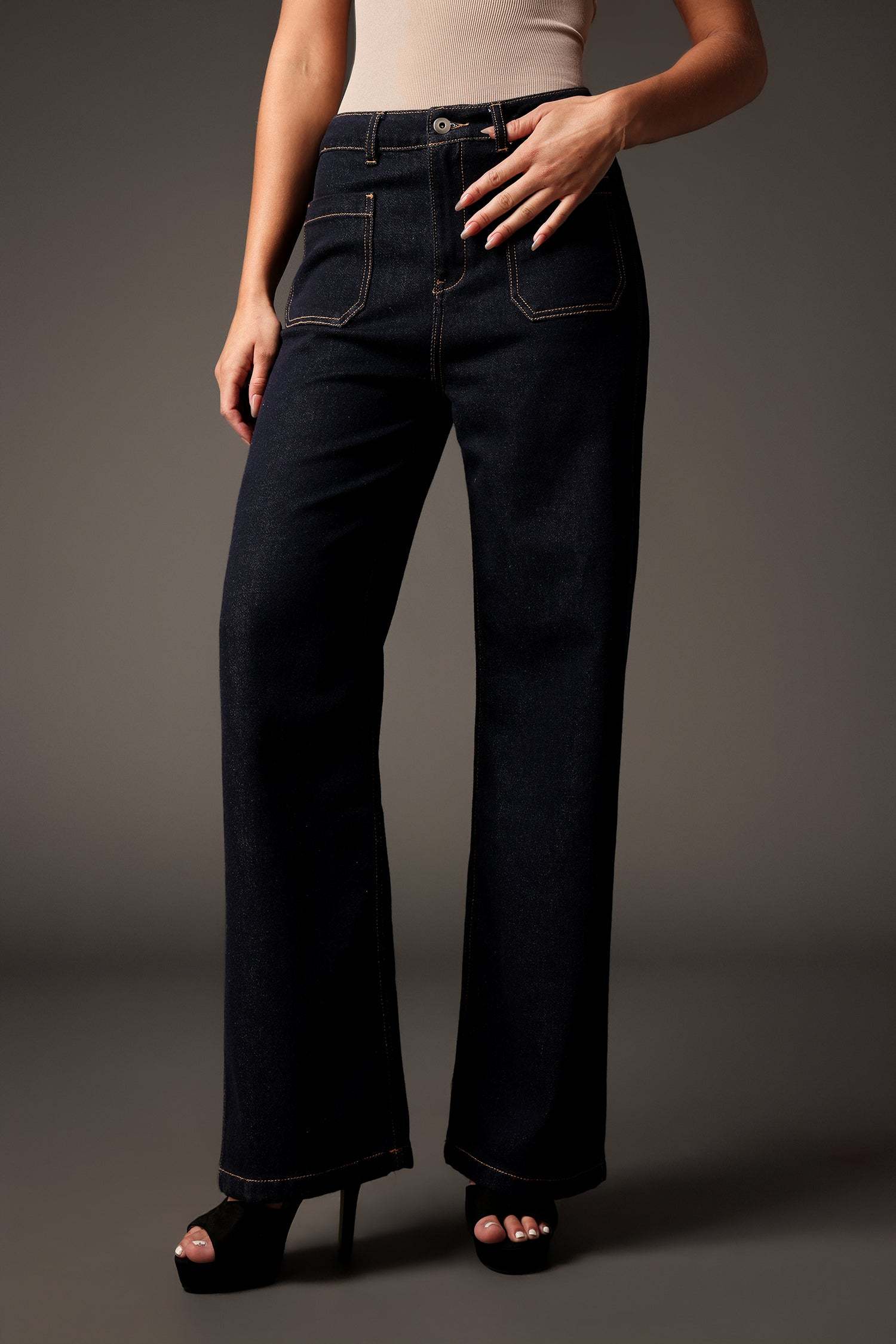 Logan Wide-Legs Jeans
