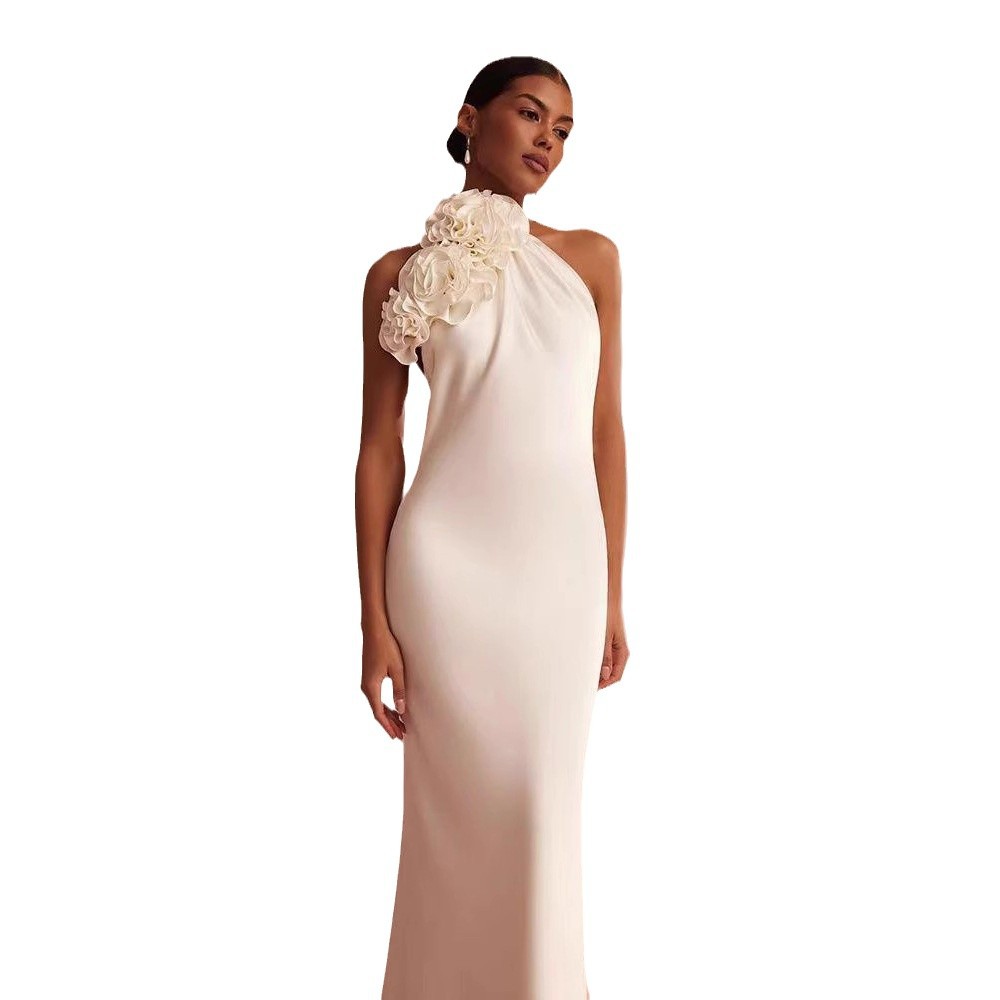 Vivi Sleeveless Flowers Halter Maxi Dress