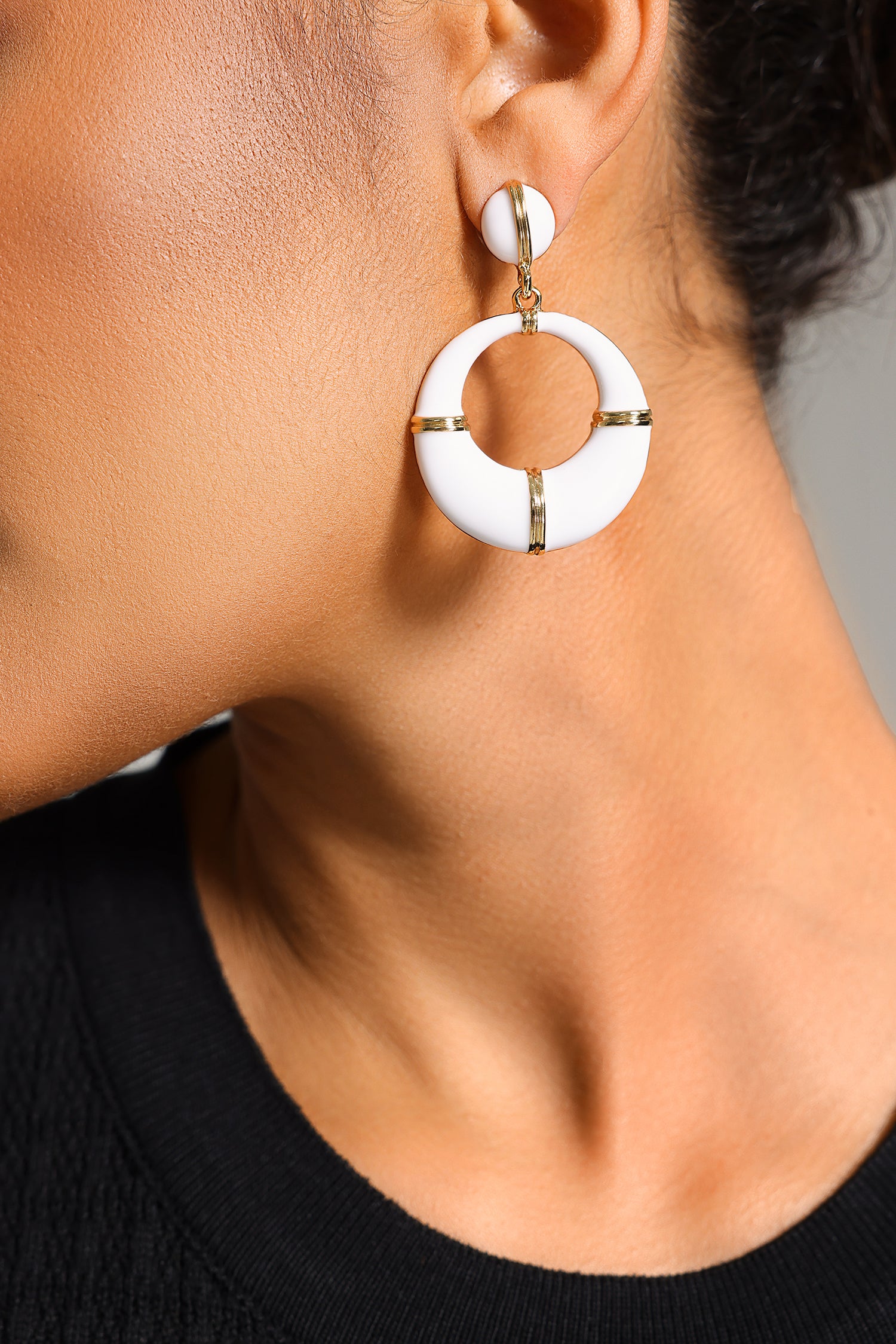 Ogaka Metallic Circle Earrings