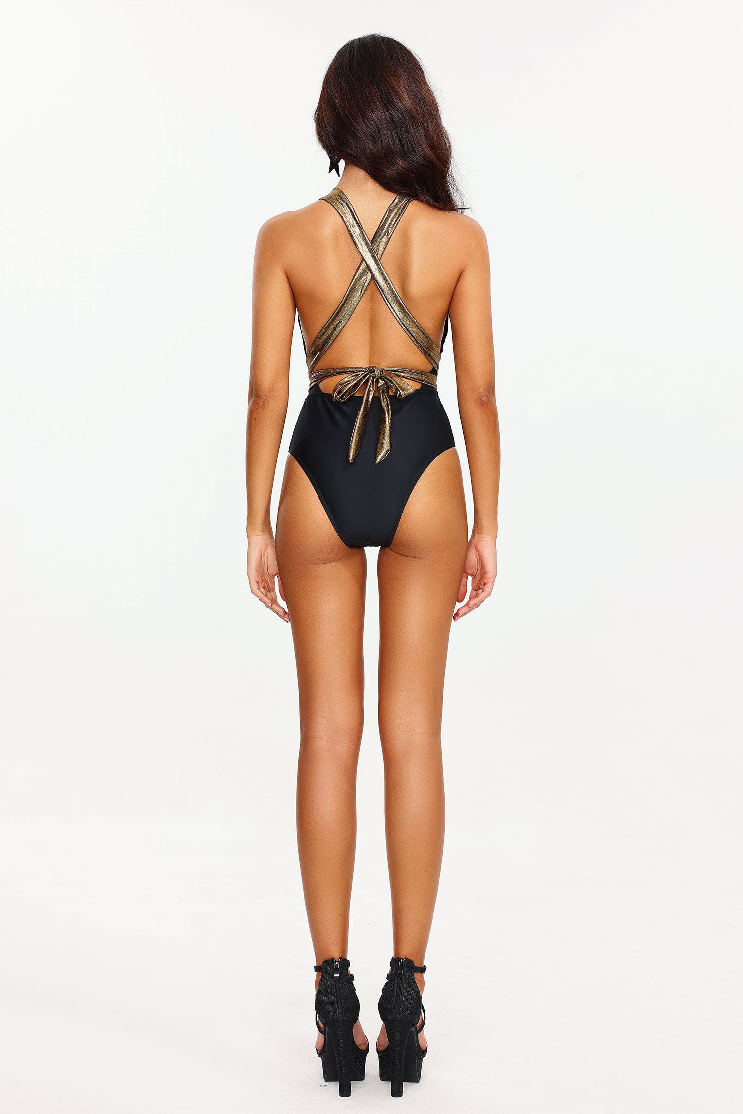 Oval Giled Halter Strappy Swimsuit