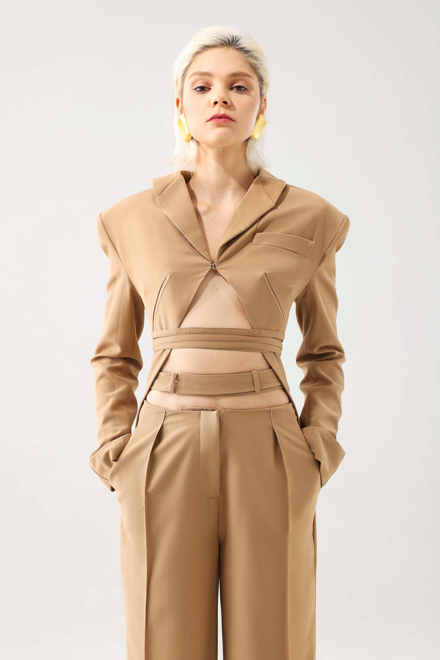 Sissel Cutout Blazer Set