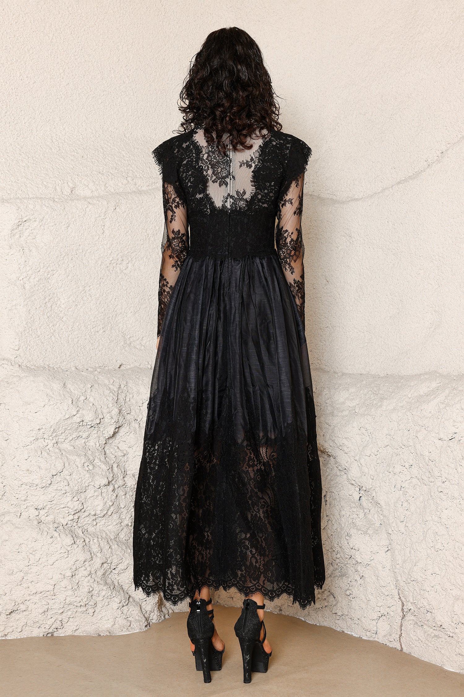 Tate Long Sleeves Lace Midi Dress - Black