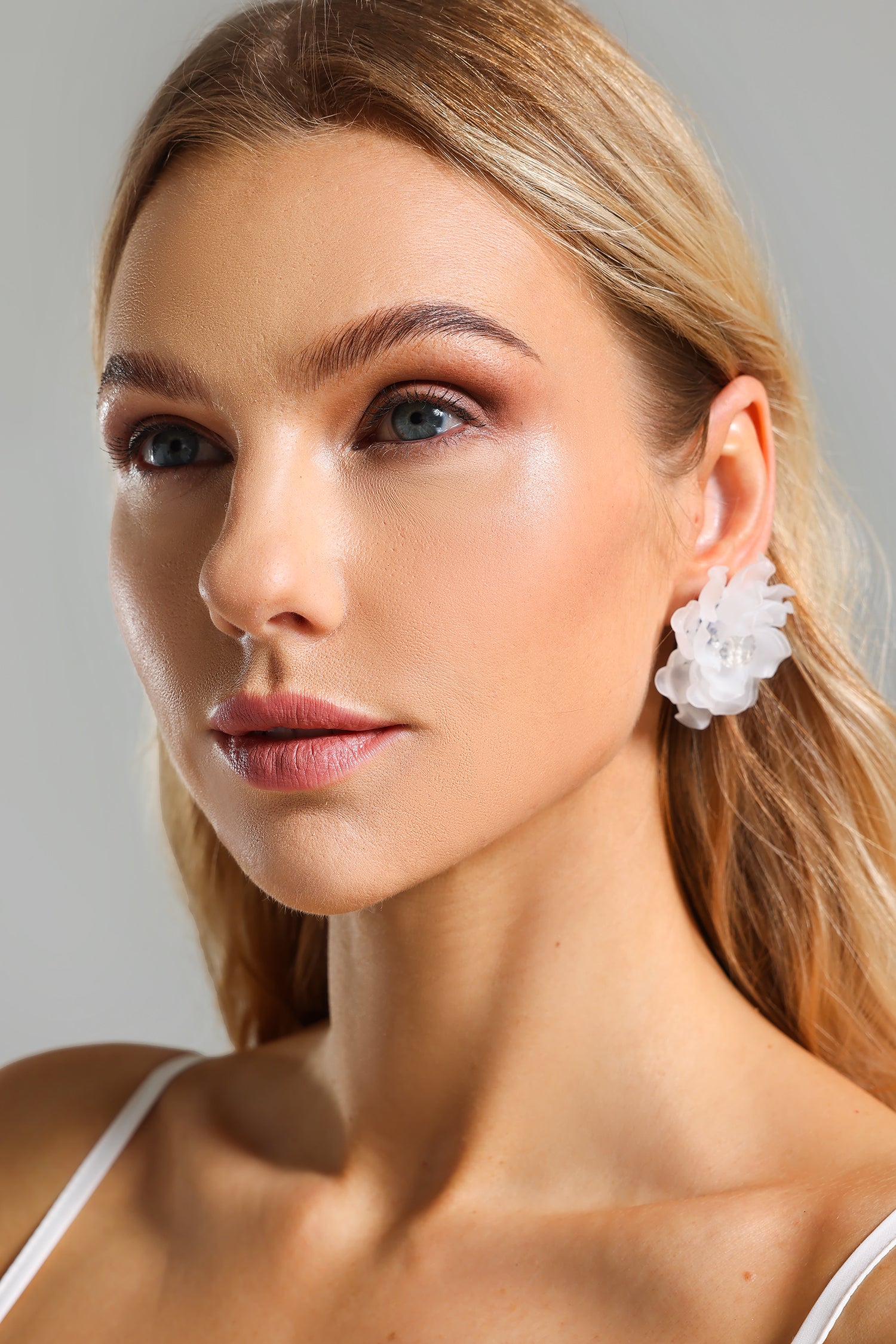 Wanda Diamante Flower Earrings