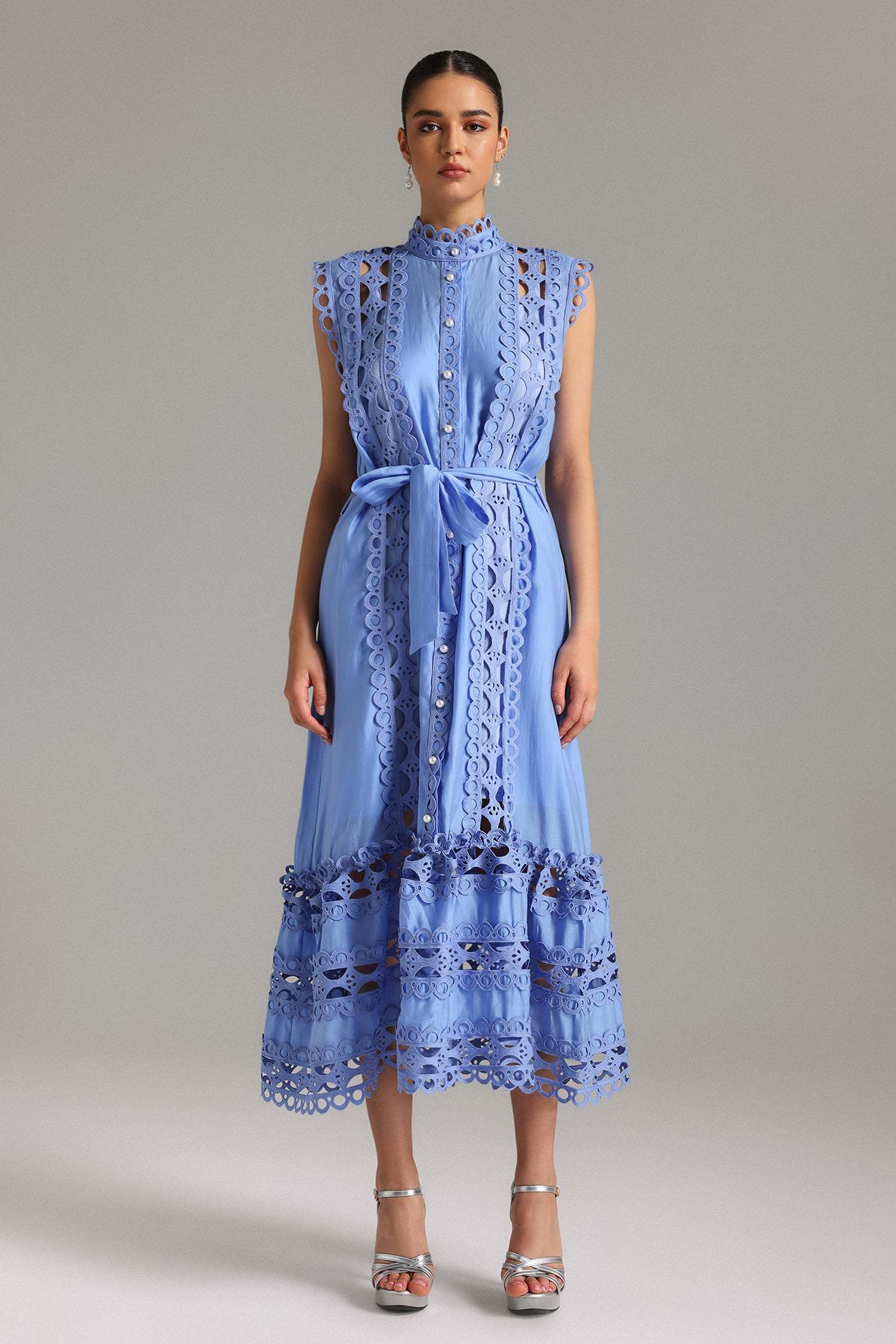 Ymire Sleeveless Lace Midi Dress