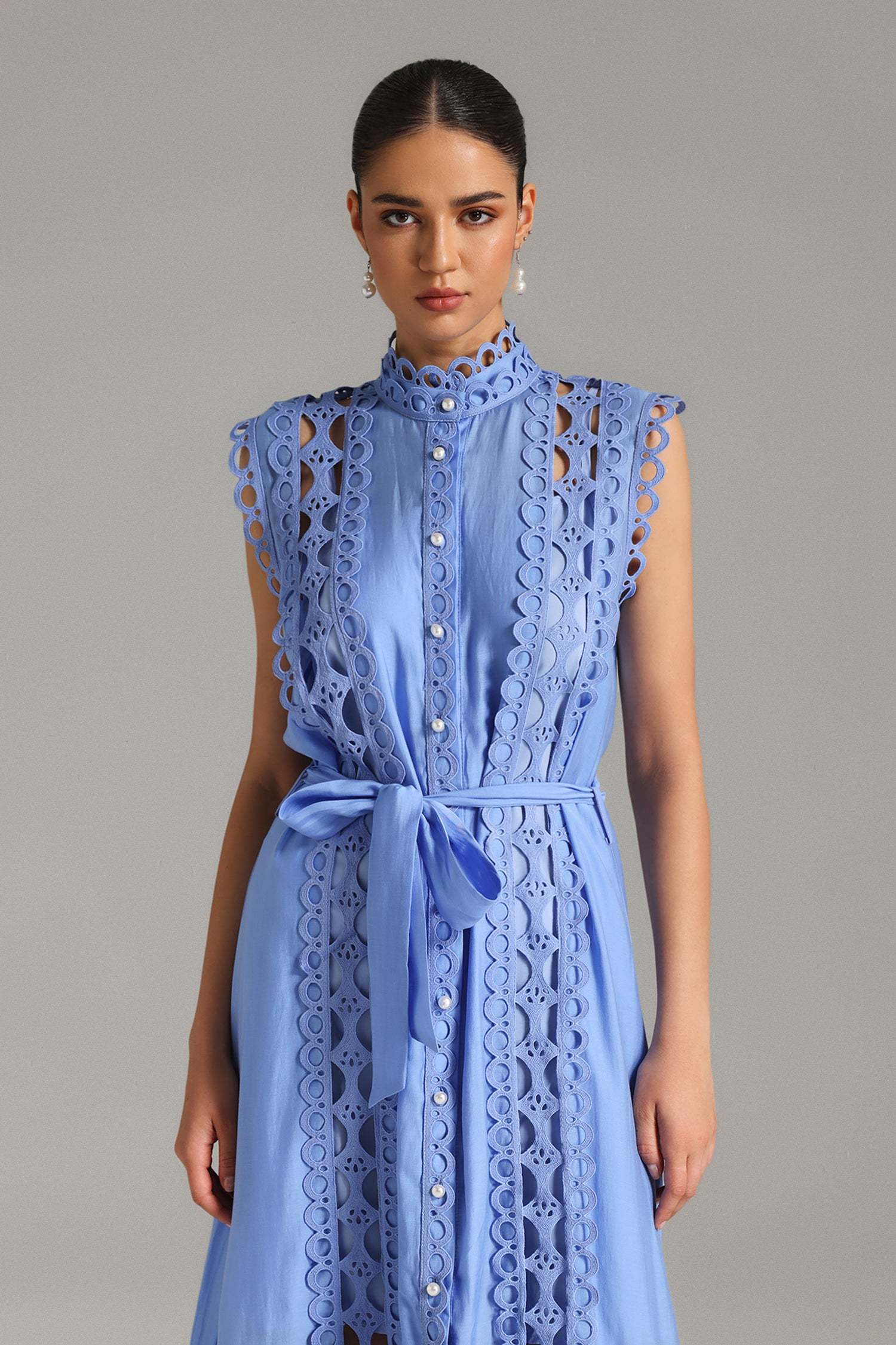 Ymire Sleeveless Lace Midi Dress