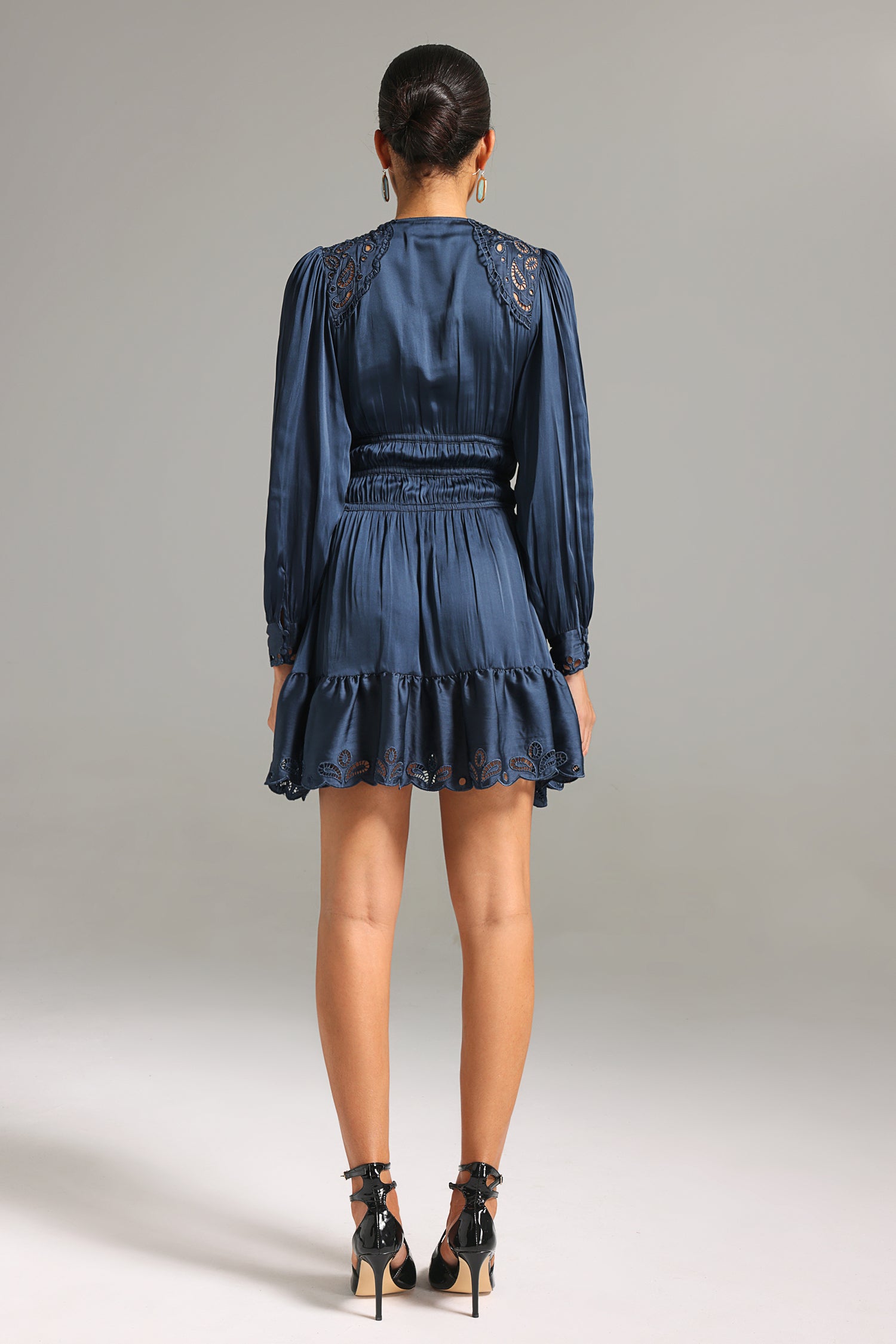 Zarsa Long Sleeves Lace Mini Dress – Bellabarnett