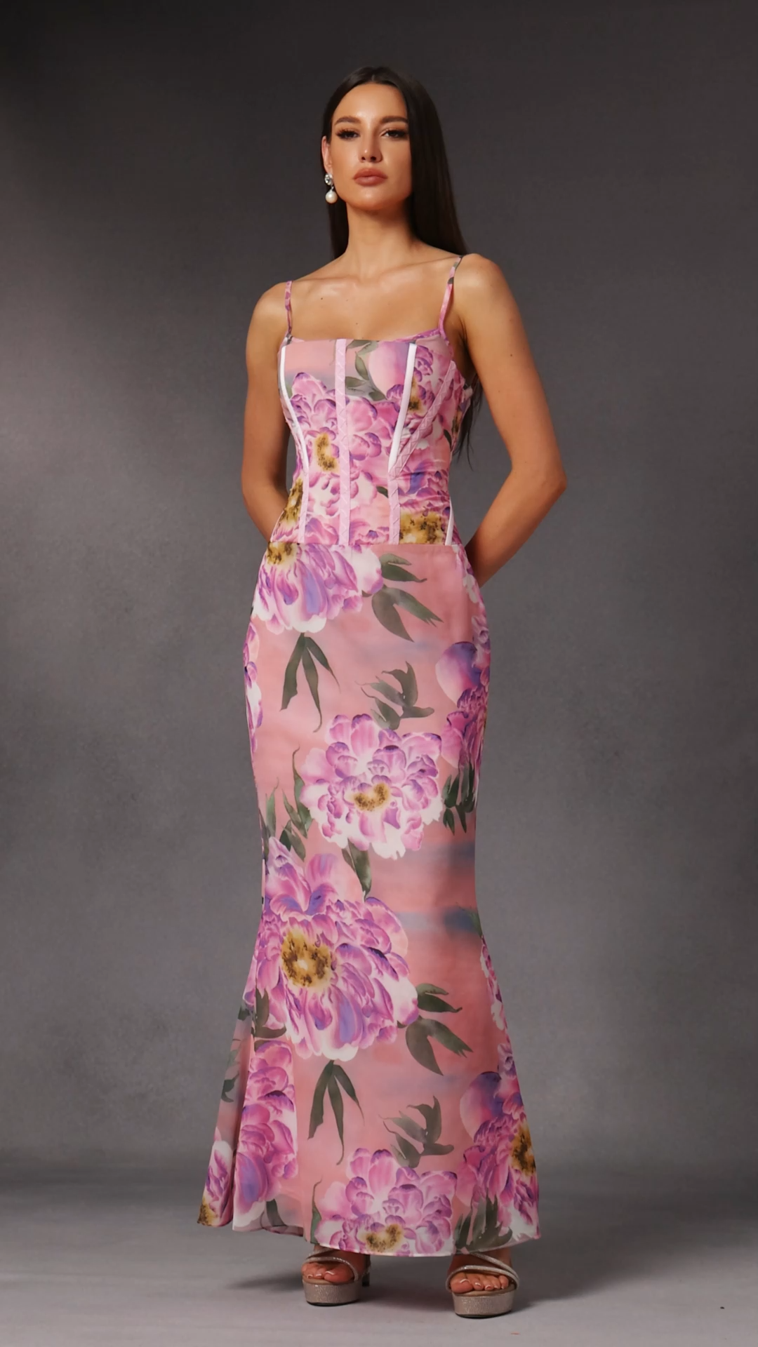 Rosella Sleeveless Print Fish Bone Maxi Dress