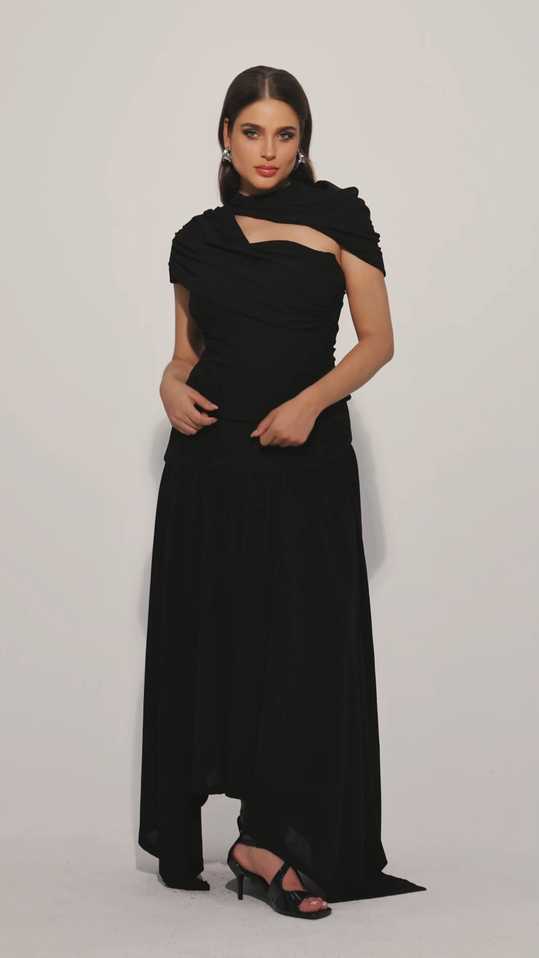 Gaki Short Sleeves Asymmetric Folds Top And Skirt Two-Piece Set