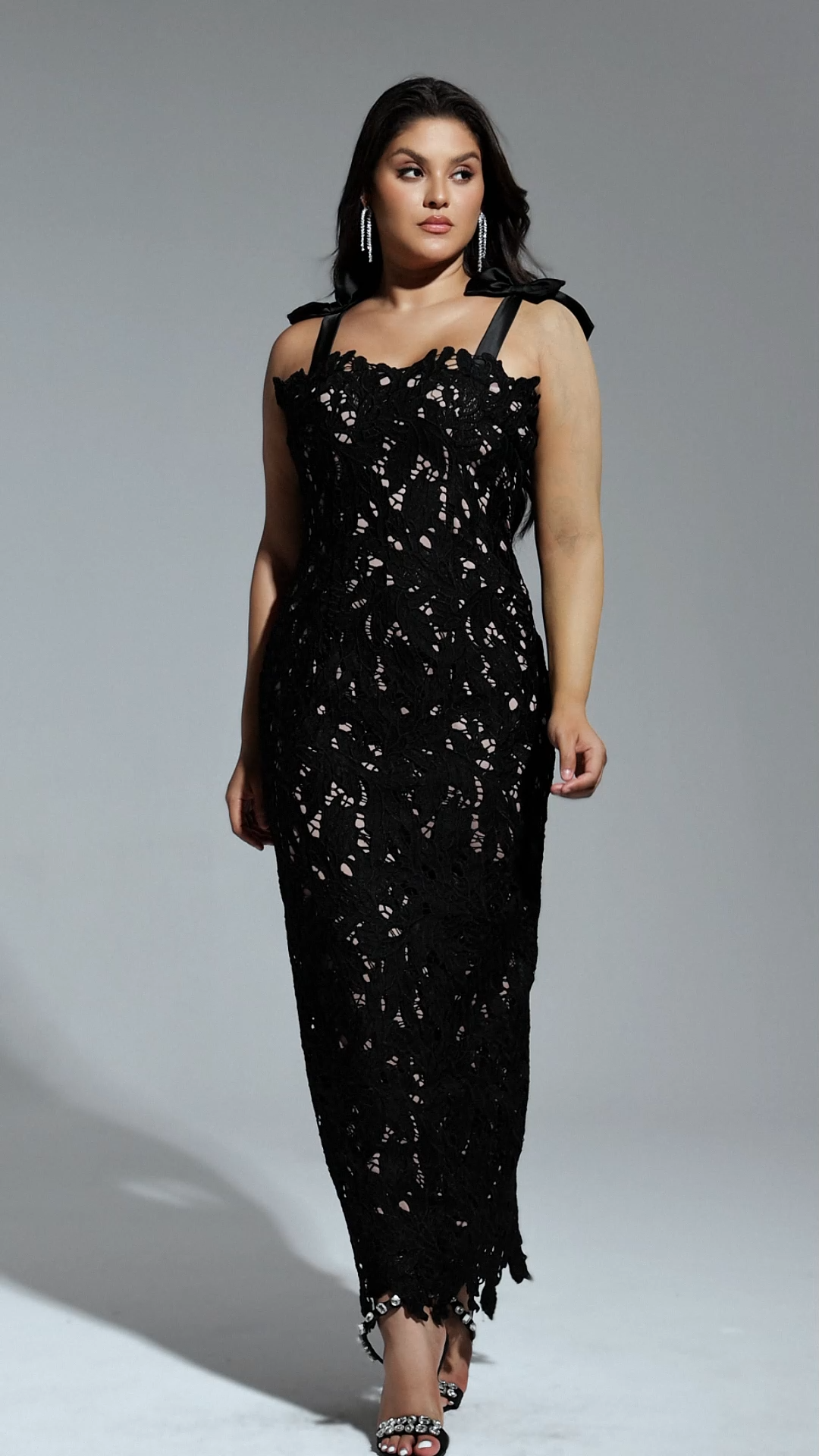 Lucretia Sleeveless Lace Bow Maxi Dress