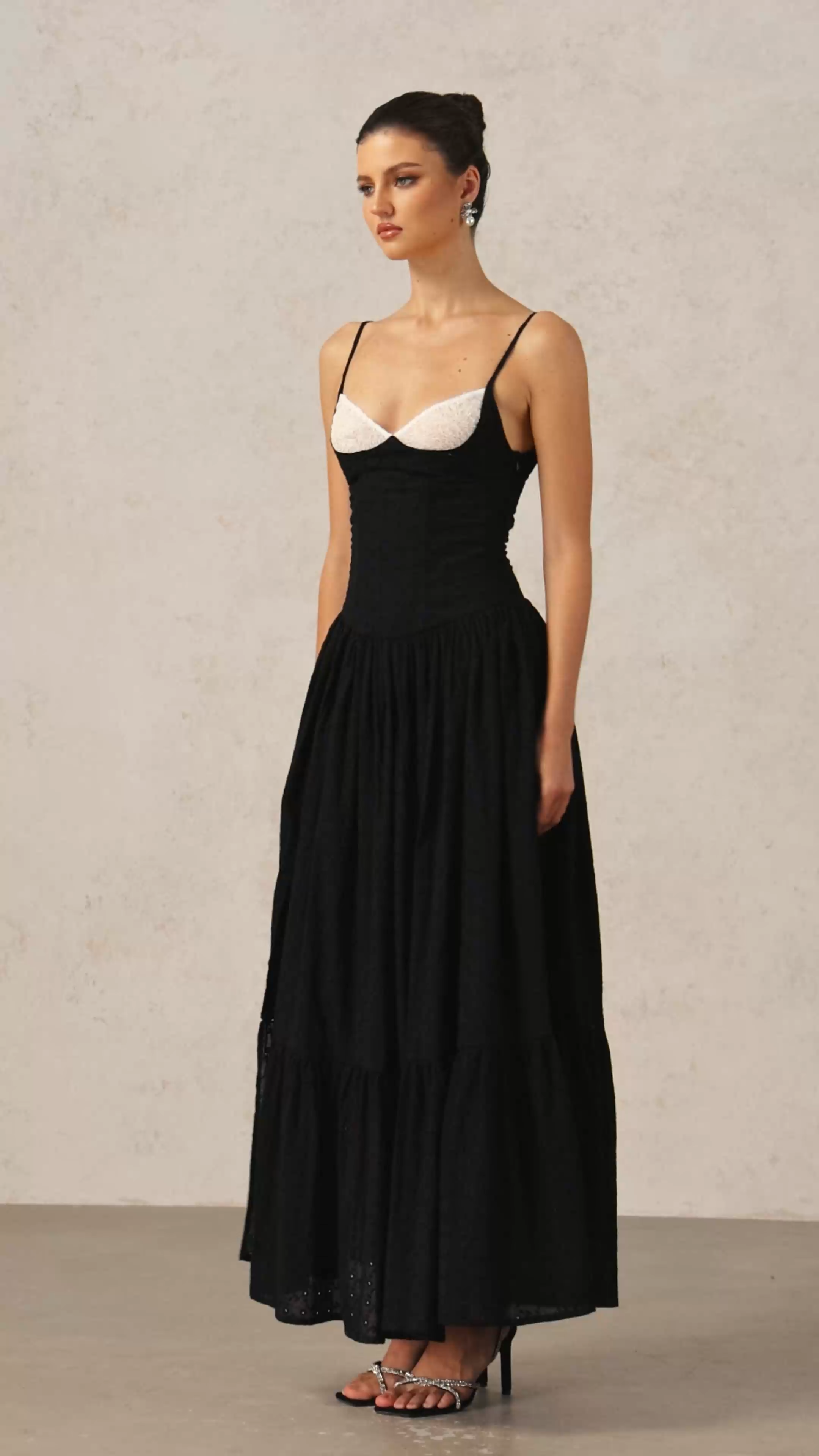 【新品未使用】ANDRESED - bell sleeve slit dress The Best Yet Sleeveless Crew Neck Slit Maxi Dress | Windsor