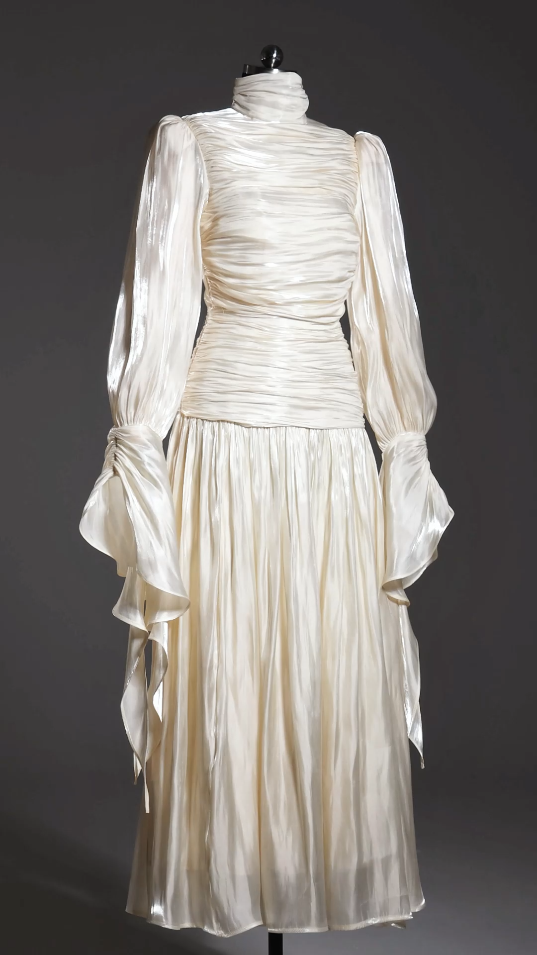 Viky Resort Waist-Defining Long Sleeve Ruched Woven Maxi Dress