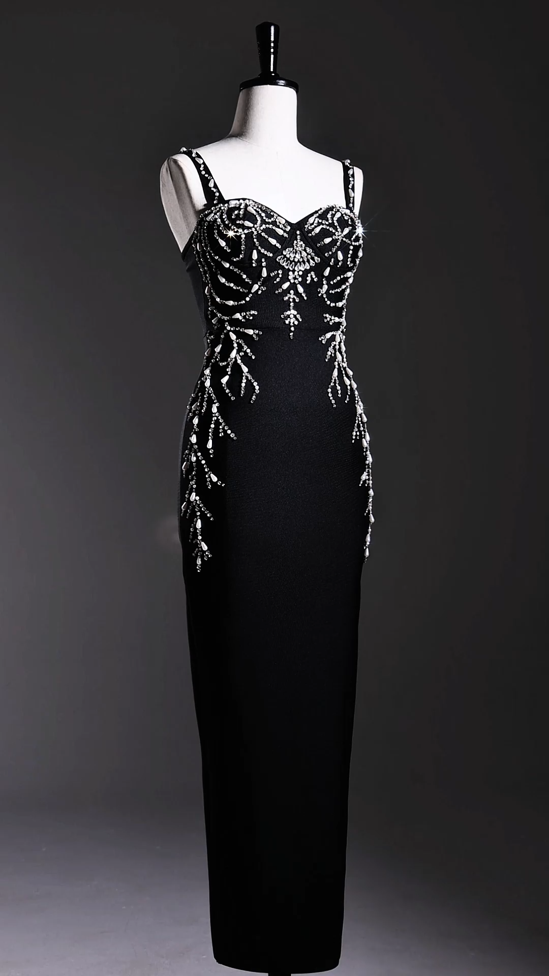 Juyce Sleeveless Diamond Bandage Maxi Dress