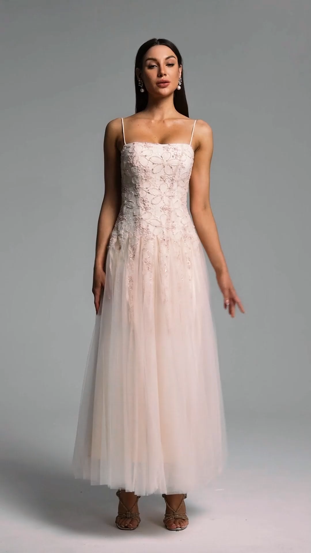 Kamo Romantic Flowy Sleeveless Floral Tulle Maxi Dress