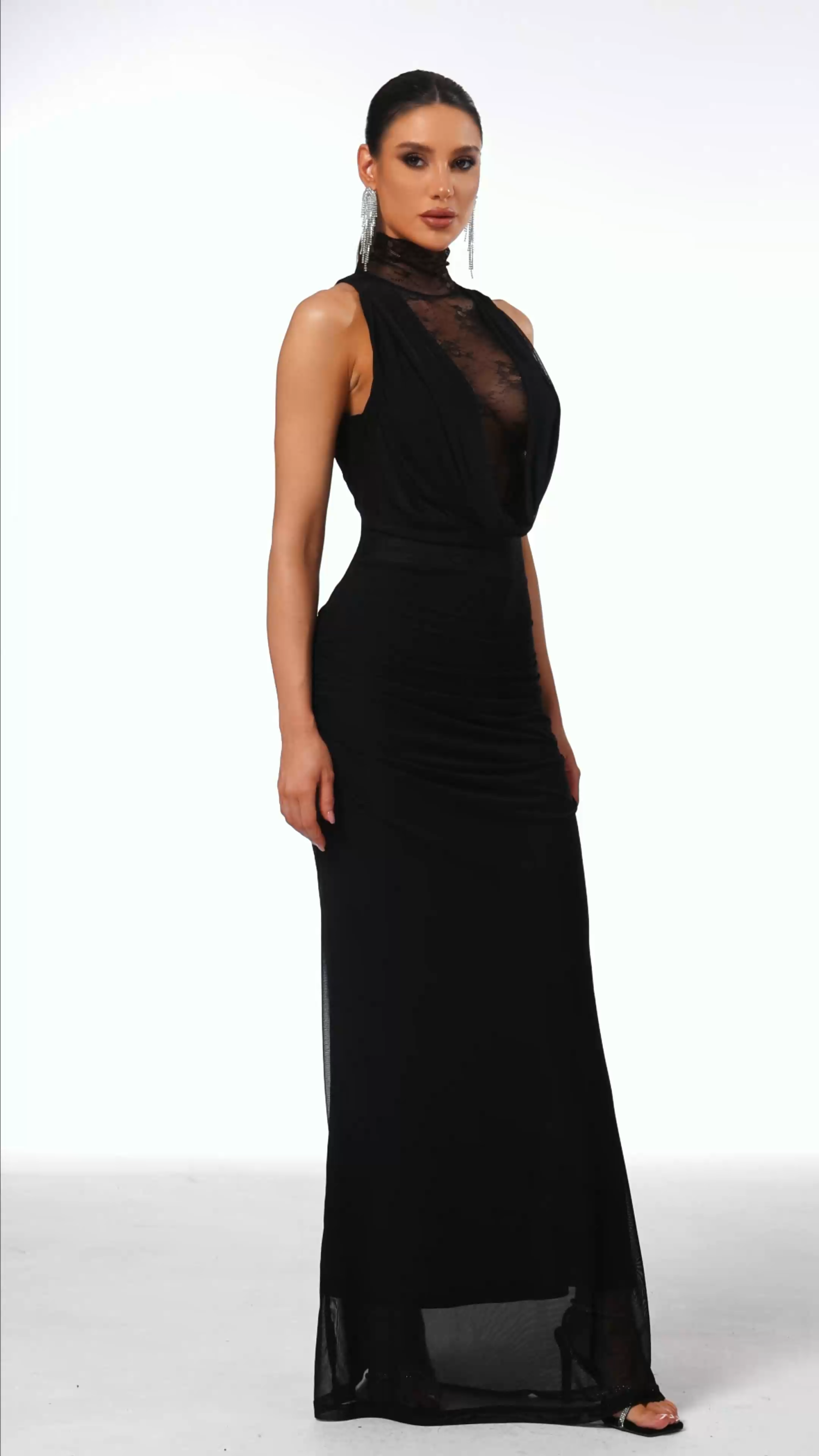 Guga Halter Sleeveless Lace Wrinkle Maxi Dress