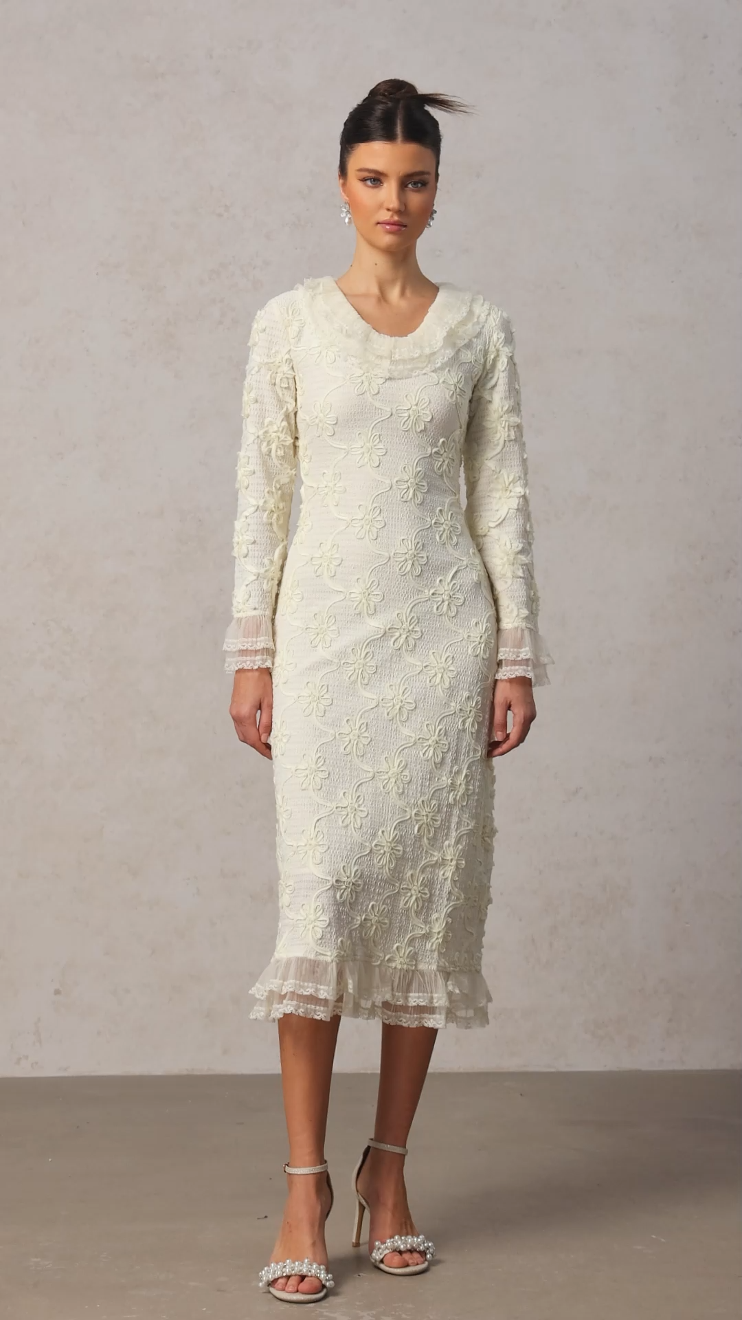 Nunaa V-Neck Long Sleeves Embroidery Lace Maxi Dress