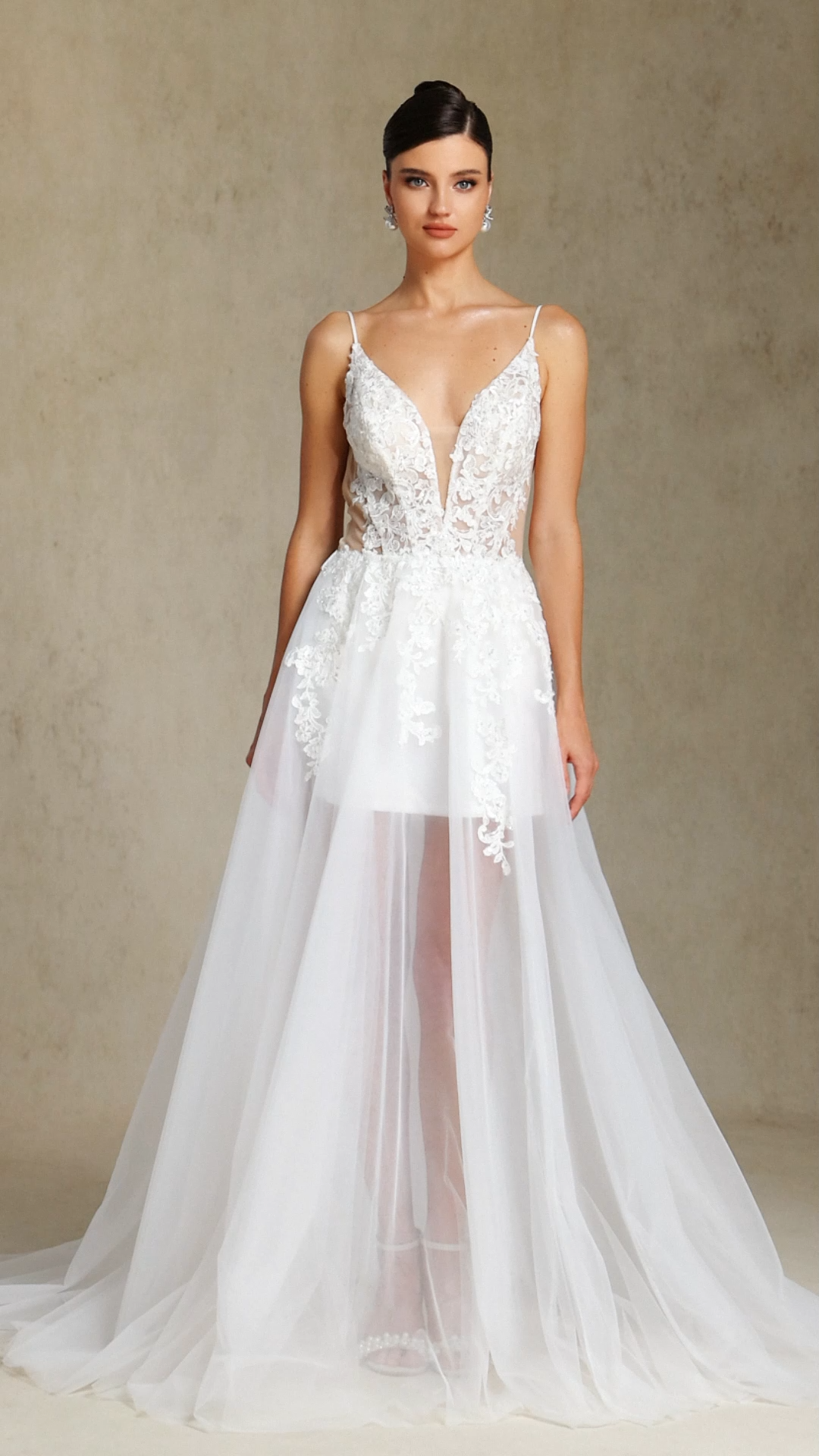 Xaler Halter straps V-neck slit lace mesh maxi wedding dress