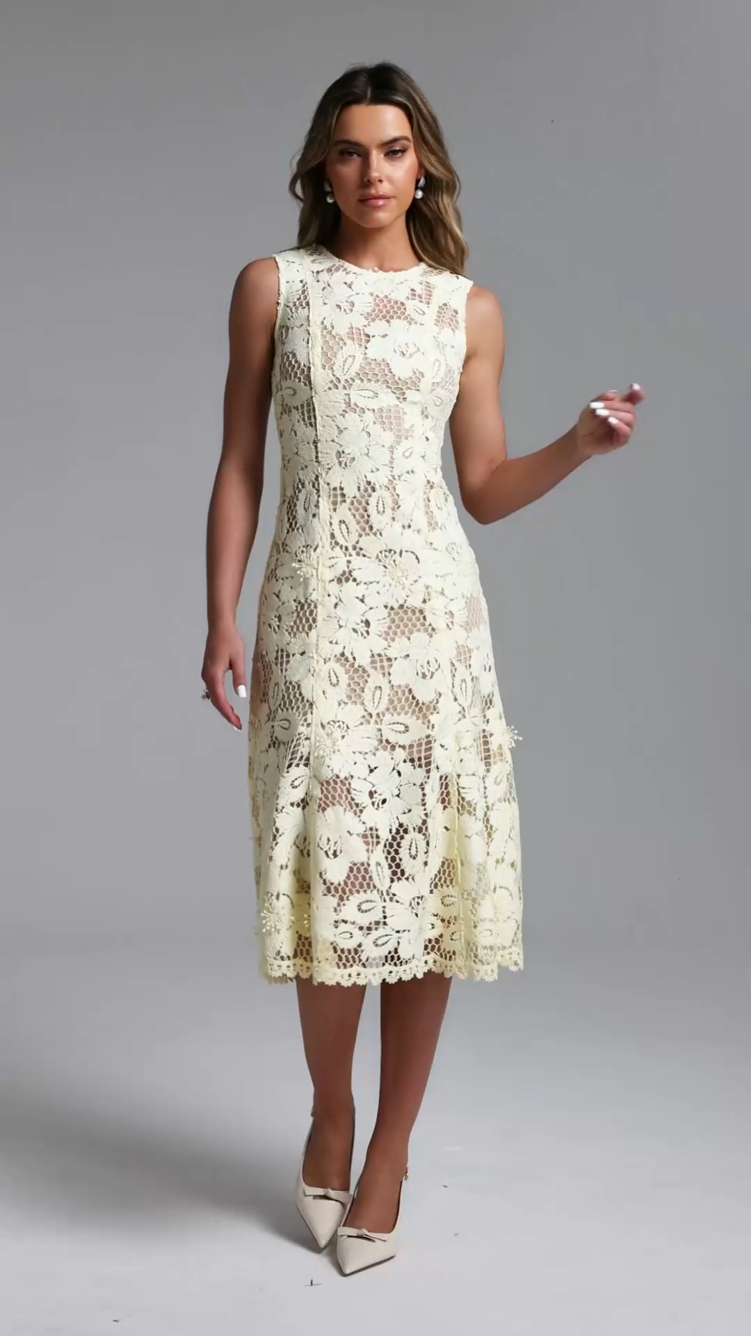 Wanie Elegant Flowy Sleeveless Lace Maxi Dress