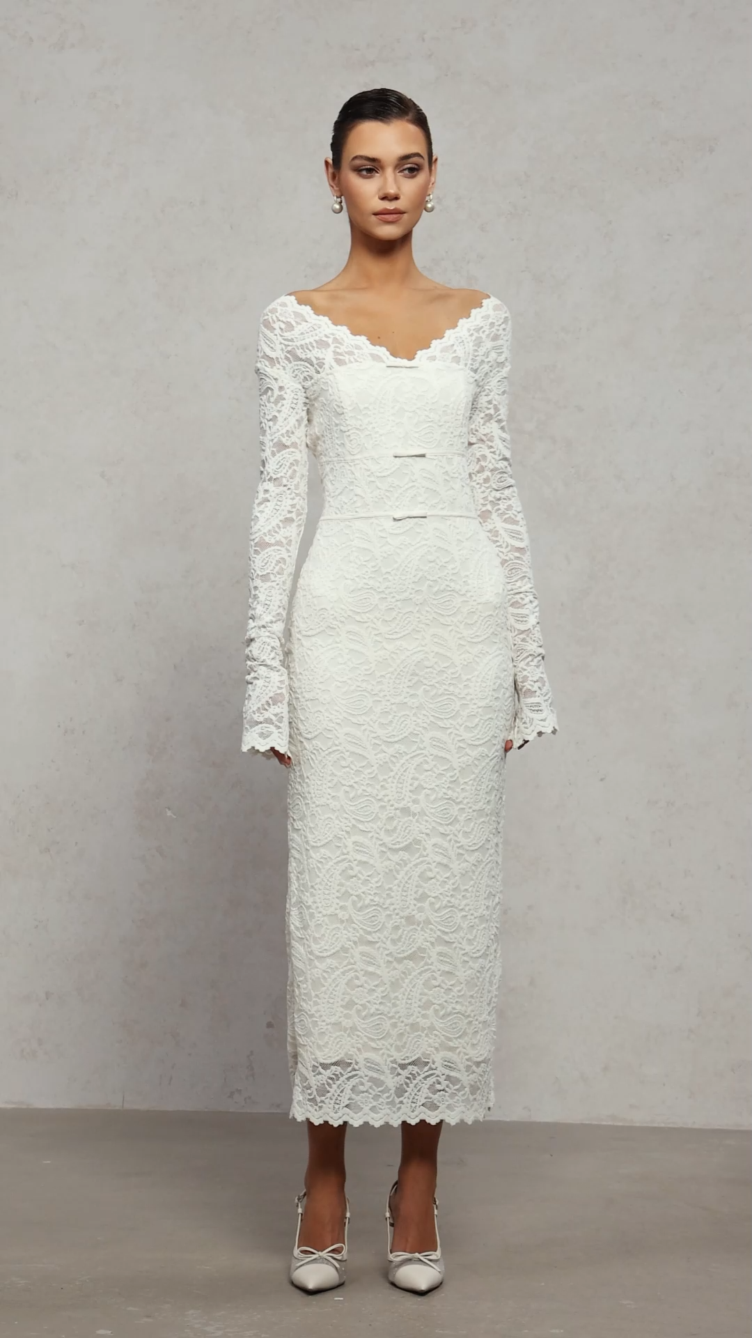 Niki Elegant Waist-Defining V Neck Long Sleeve Lace Knit Maxi Dress