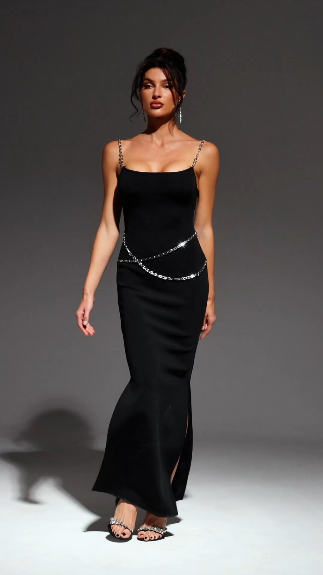 Winry Sleeveless Chain Maxi Dress