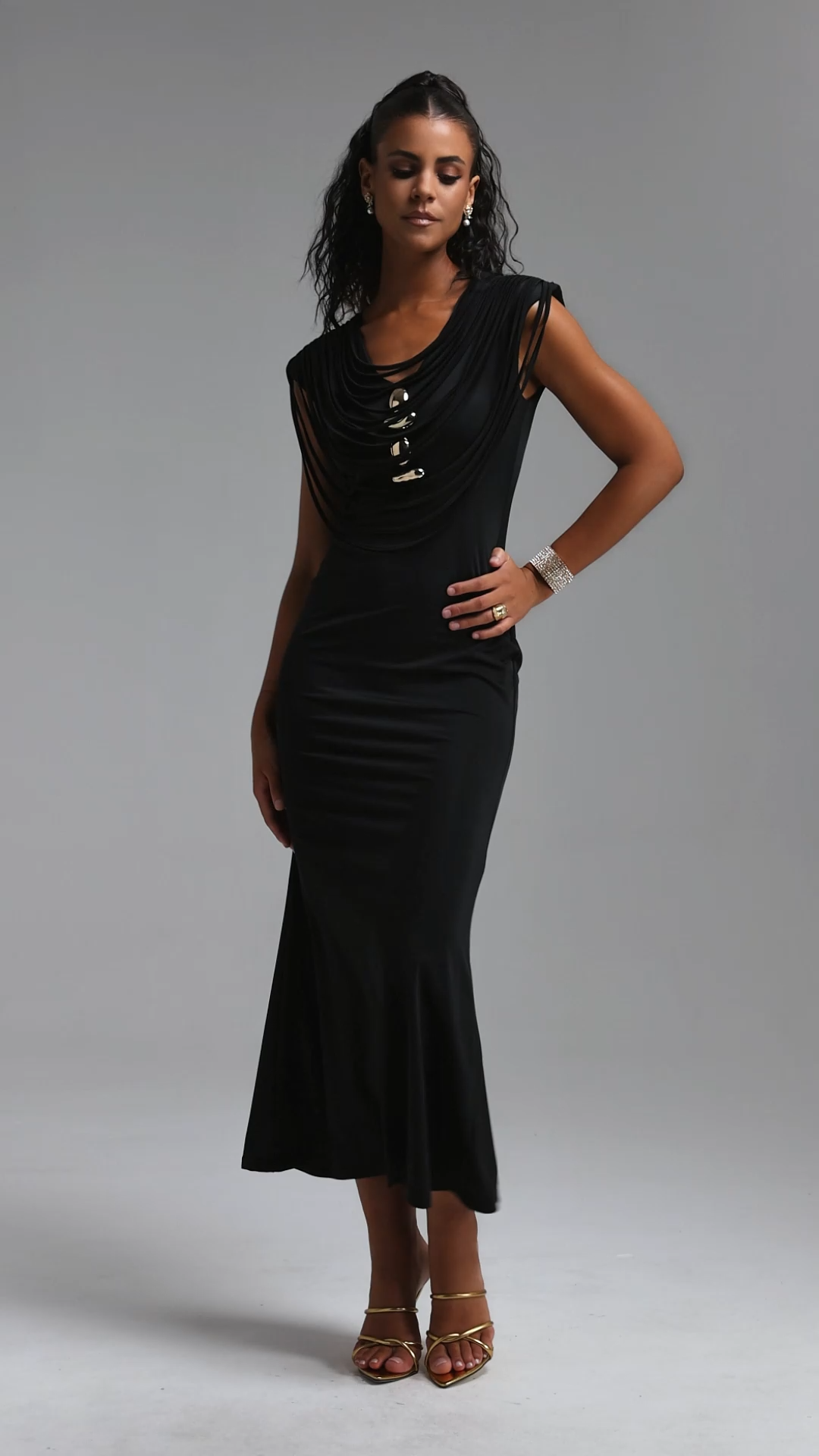 Lalipa Elegant Fitted Sleeveless Metal Tie Detail Black Maxi Dress